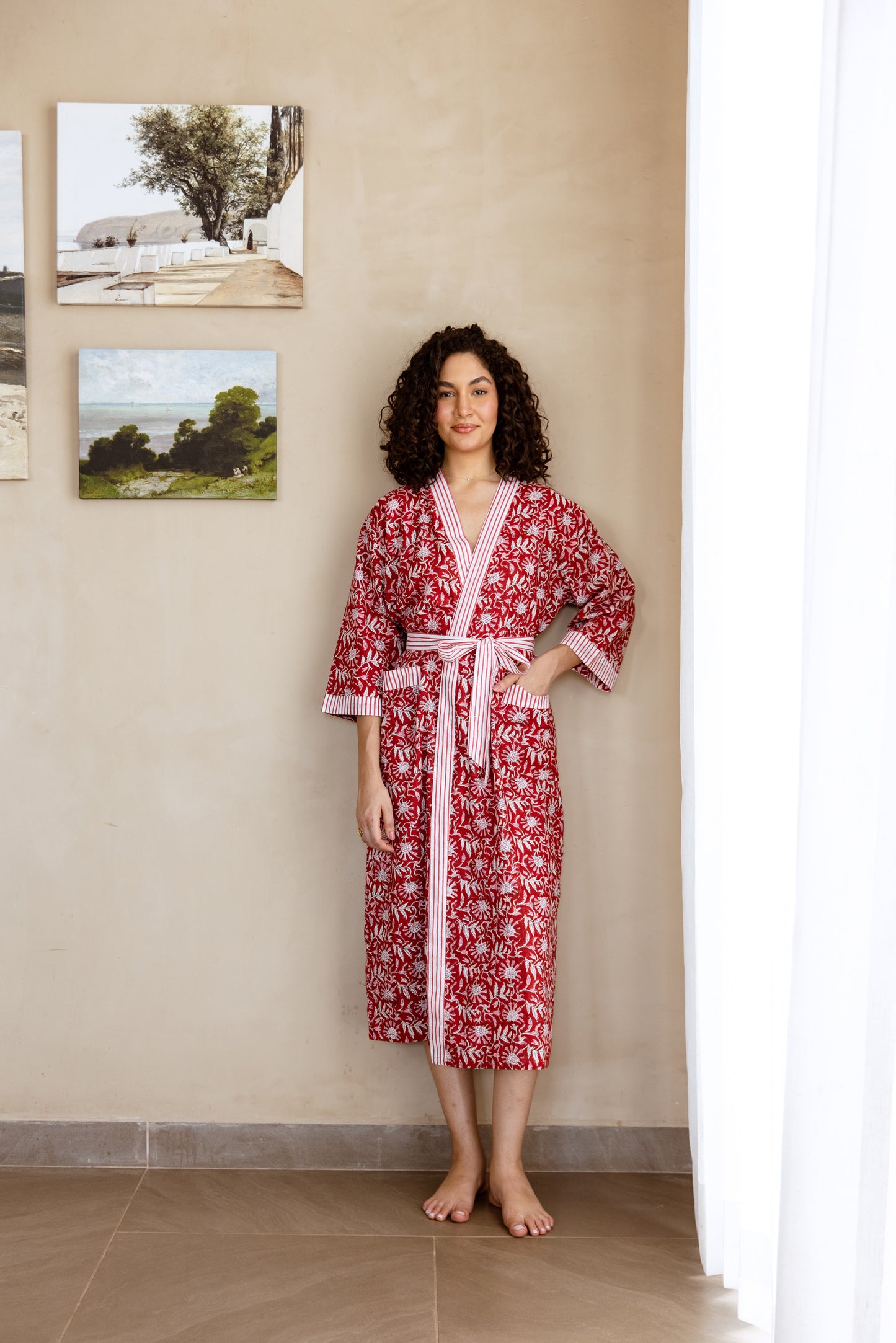 LIGHT COTTON ROBE - RED FLORAL VINE
