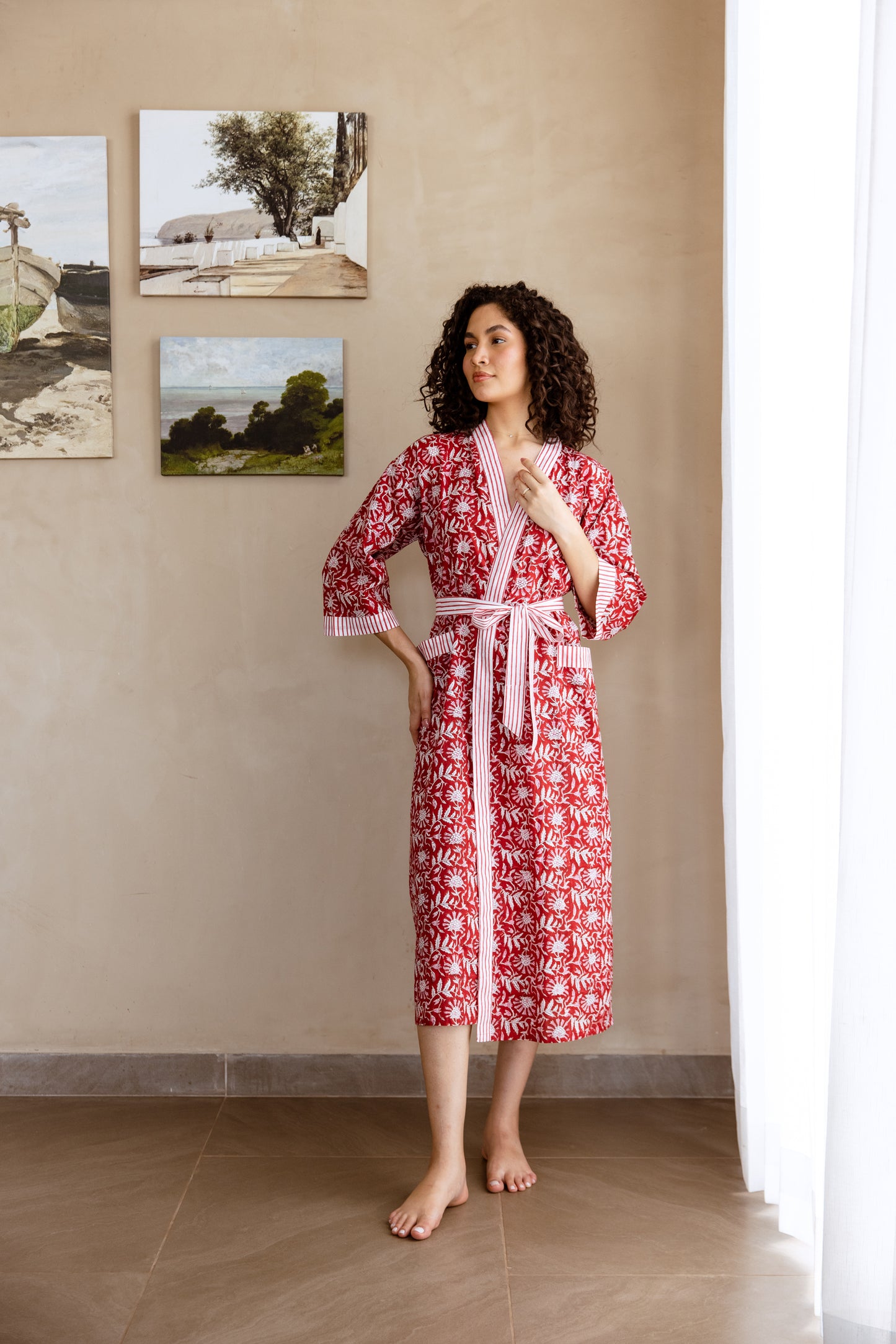 LIGHT COTTON ROBE - RED FLORAL VINE