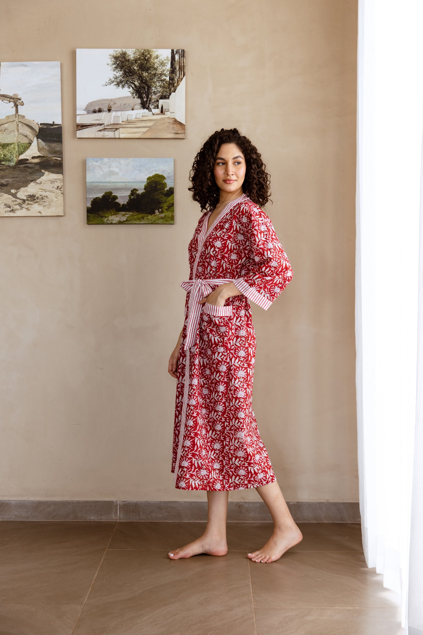 LIGHT COTTON ROBE - RED FLORAL VINE