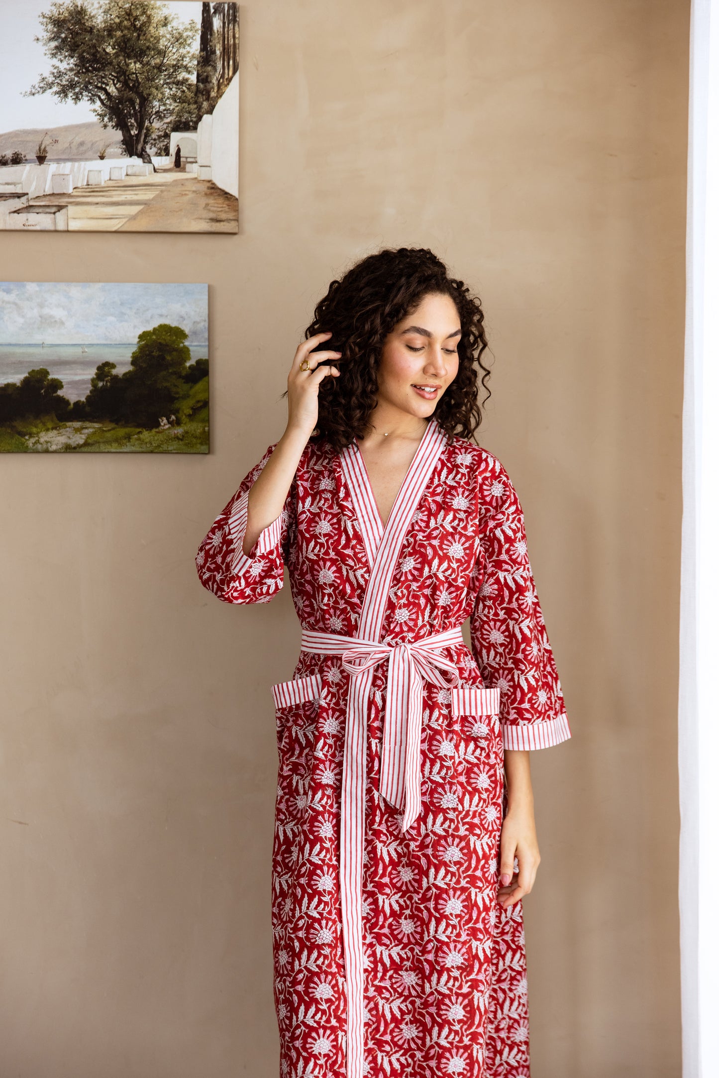 LIGHT COTTON ROBE - RED FLORAL VINE