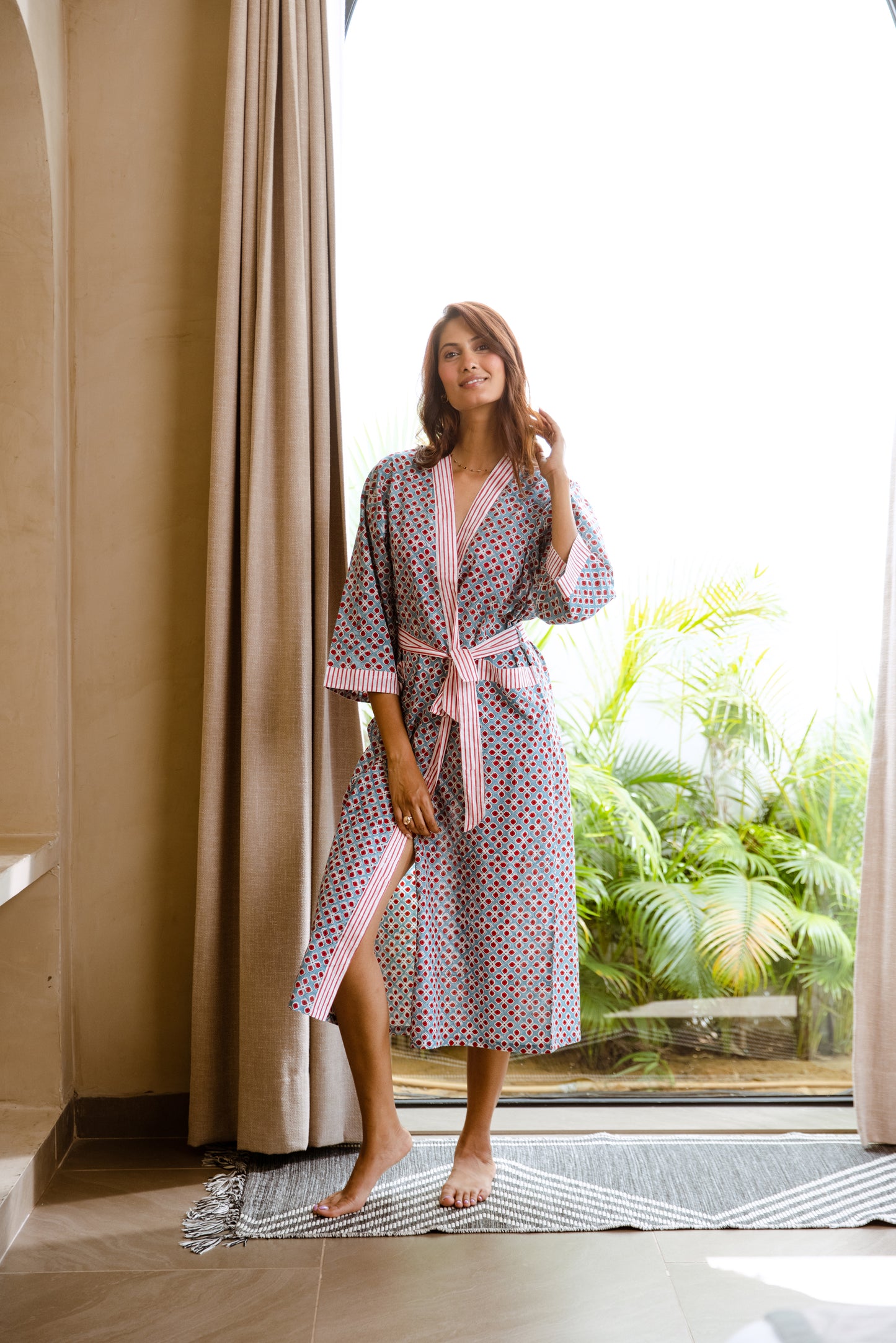 LIGHT COTTON ROBE - SCARLET BLOOM