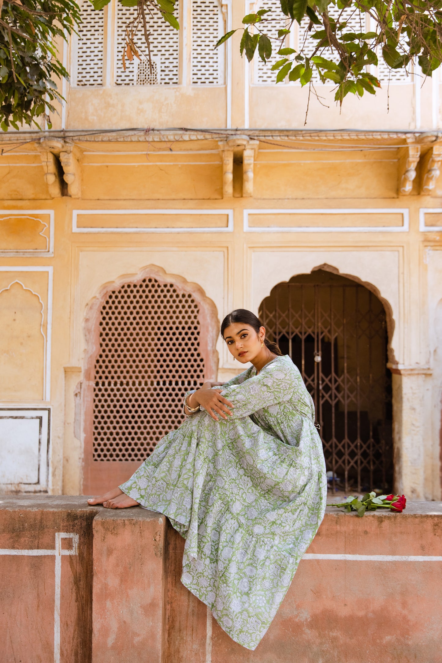 ZOYA DRESS IN GREEN FLORAL VINE
