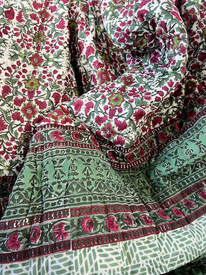 CRIMSON FLORAL VINE BLOCK PRINT COTTON QUILT