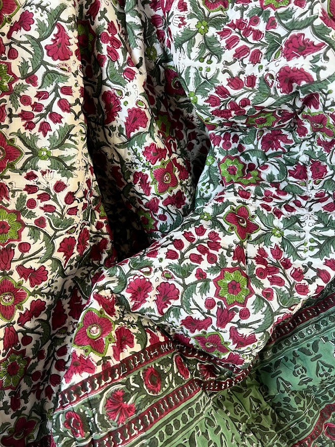 CRIMSON FLORAL VINE BLOCK PRINT COTTON QUILT
