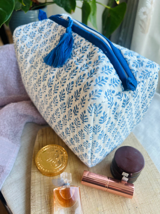 QUILTED COTTON BLOCK PRINT WASH BAG  - BLUE BOOTI