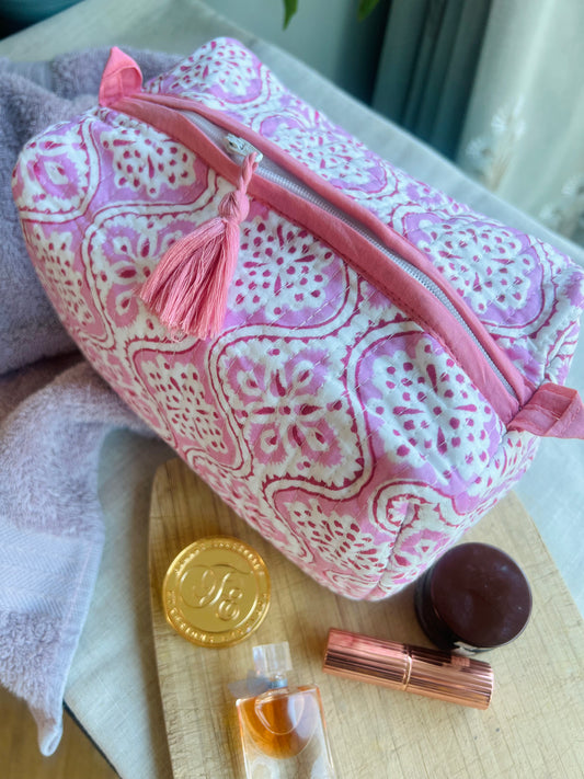 QUILTED COTTON BLOCK PRINT WASH BAG  - PINK OGEE
