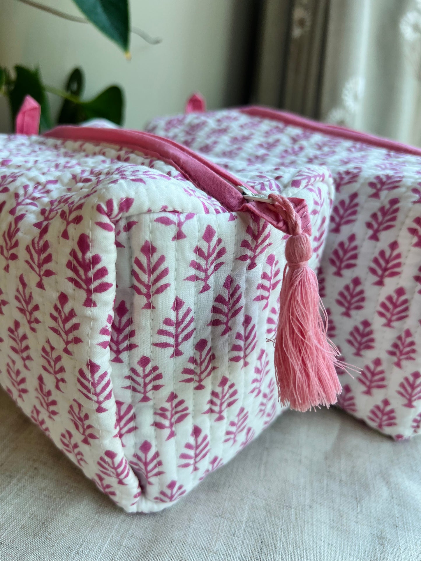 QUILTED COTTON BLOCK PRINT WASH BAG - PINK BOOTI