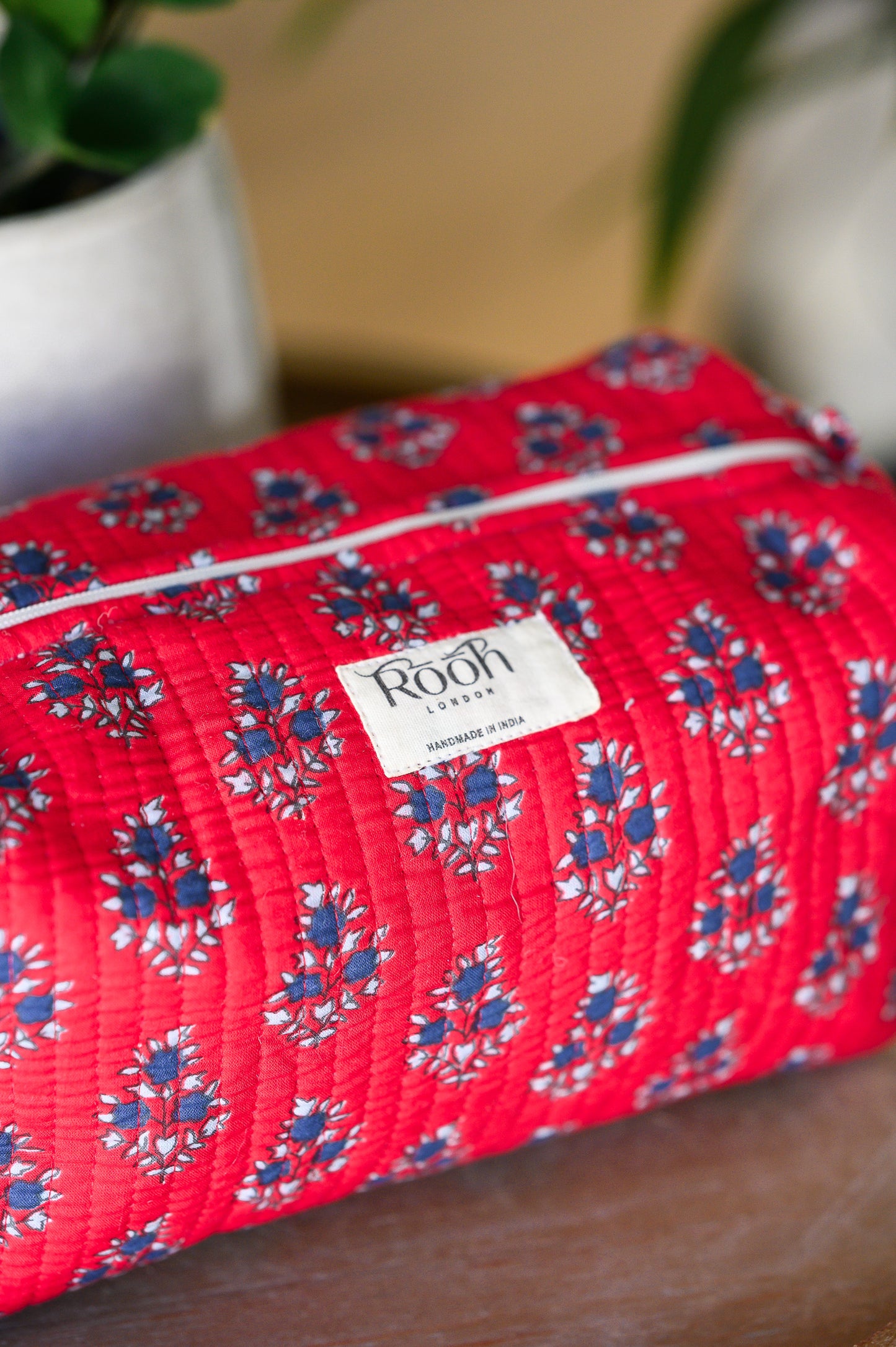 QUILTED COTTON WASH BAG - CRIMSON BLOOM