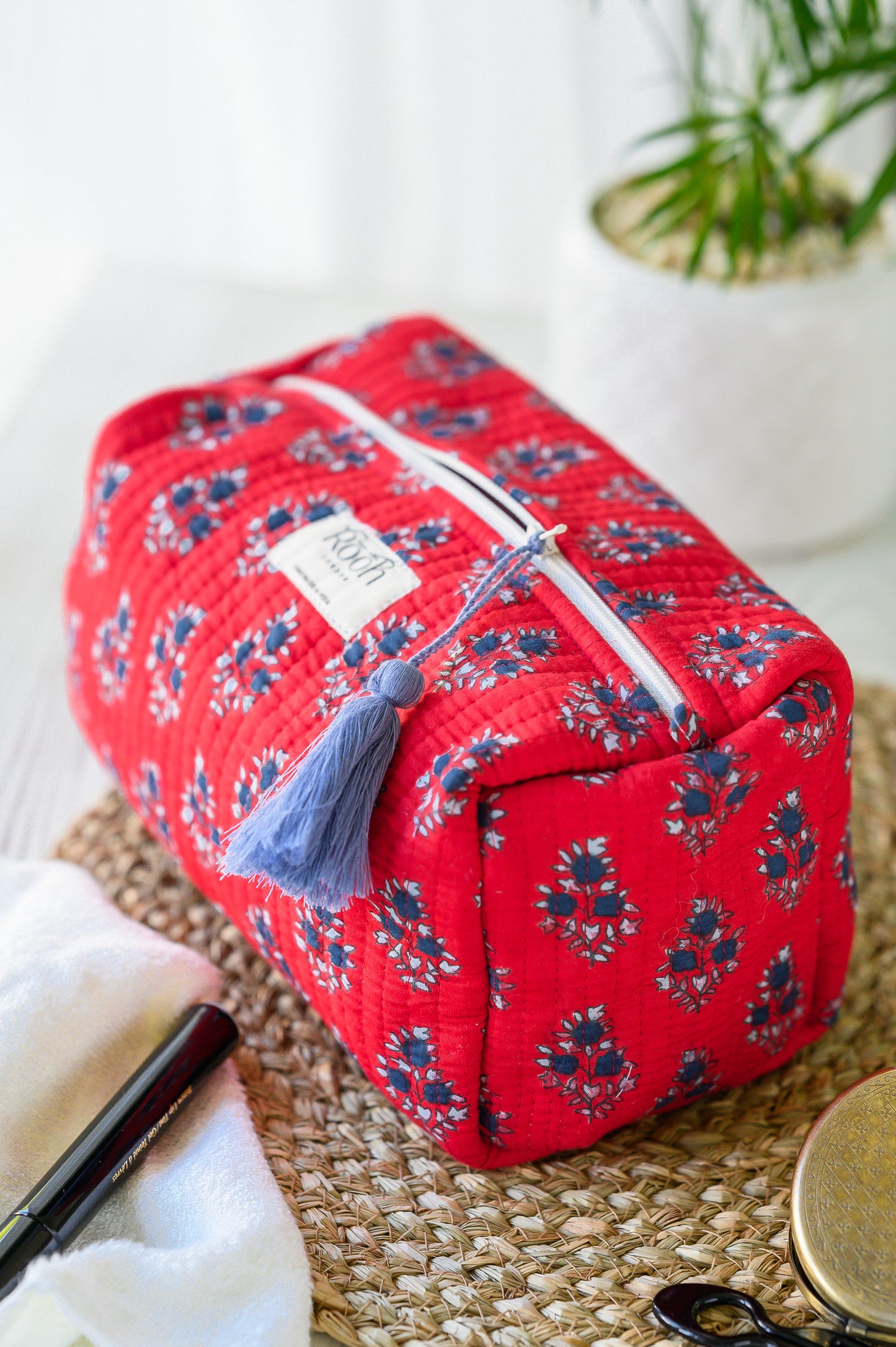 QUILTED COTTON WASH BAG - CRIMSON BLOOM