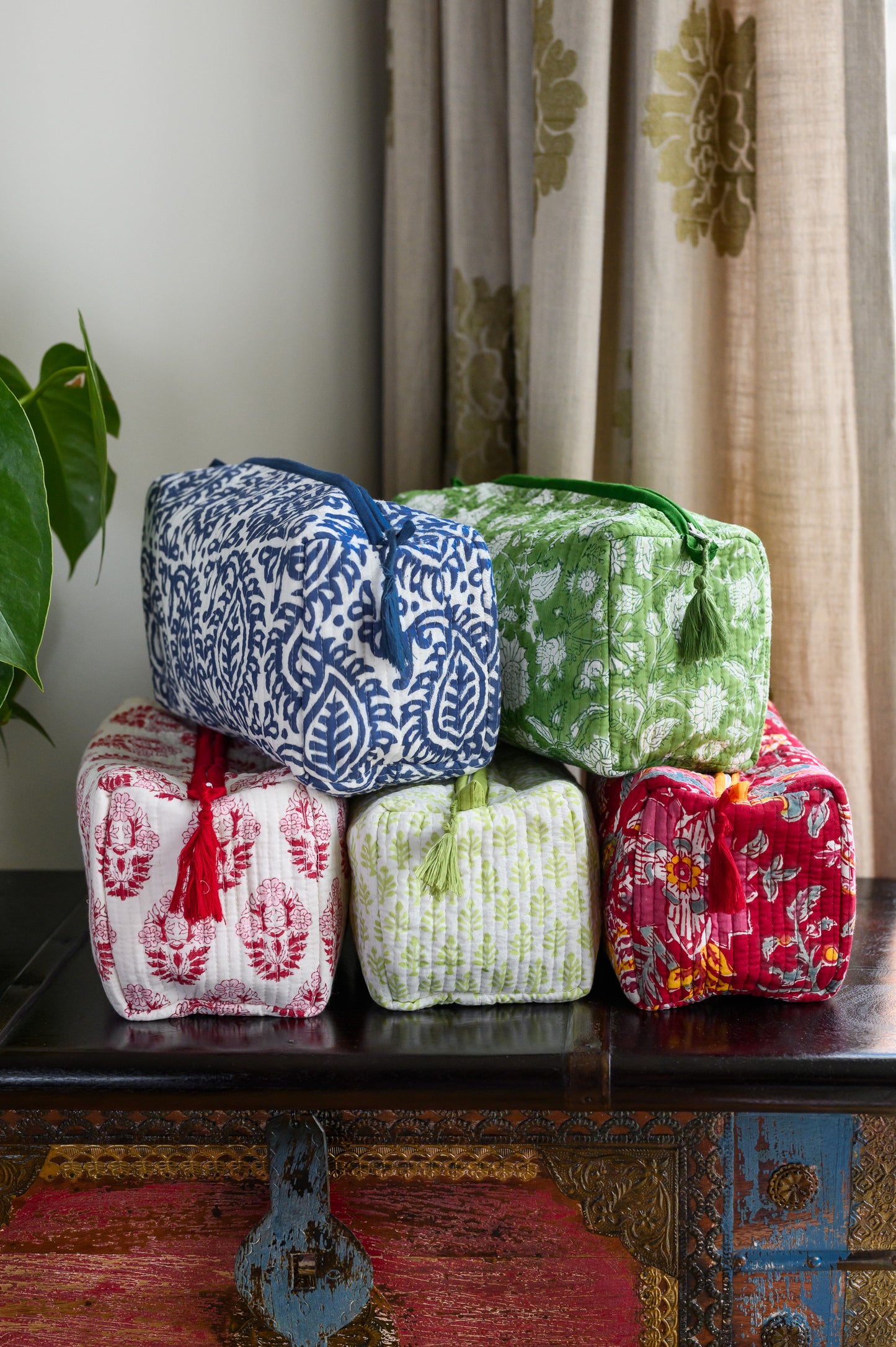 QUILTED COTTON BLOCK PRINT WASH BAG - BLUE LEAF