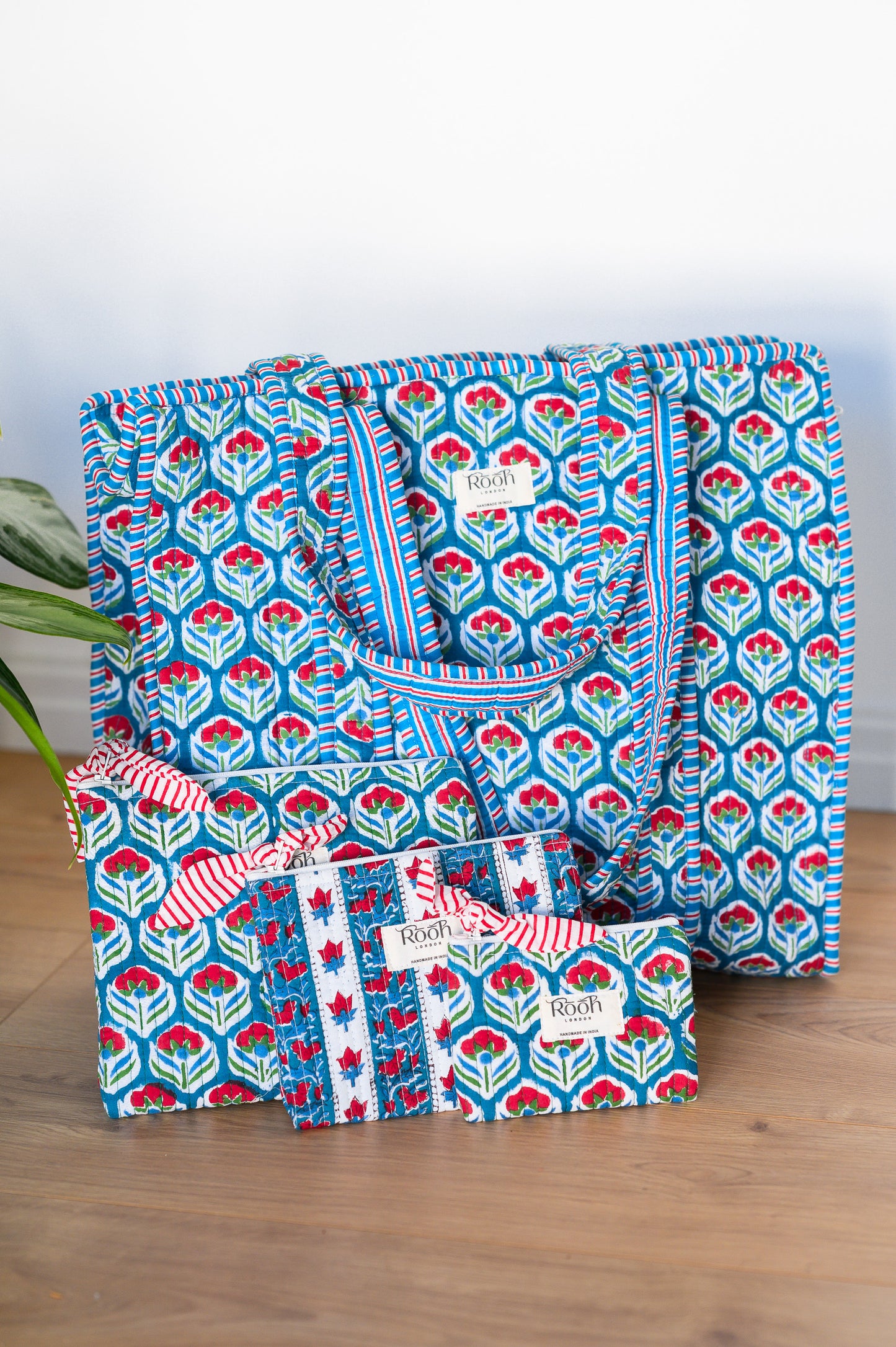 SCARLET BLOOM QUILTED ESSENTIALS POUCH SET