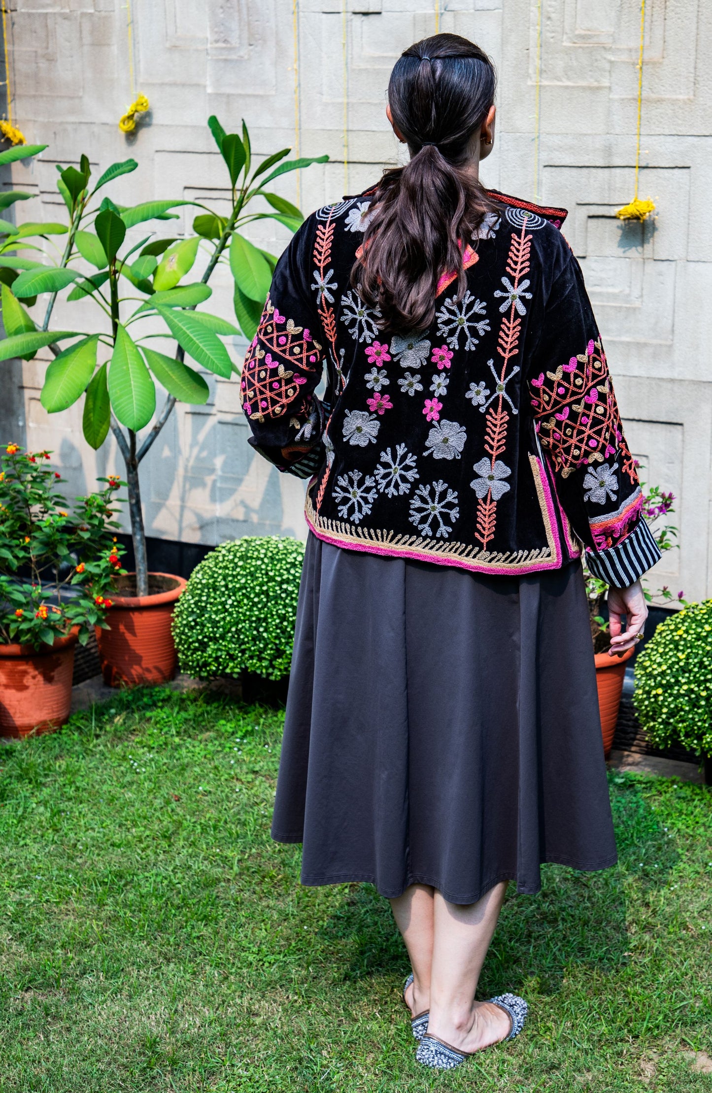 VELVET SUZANI JACKET - BLACK FLORAL
