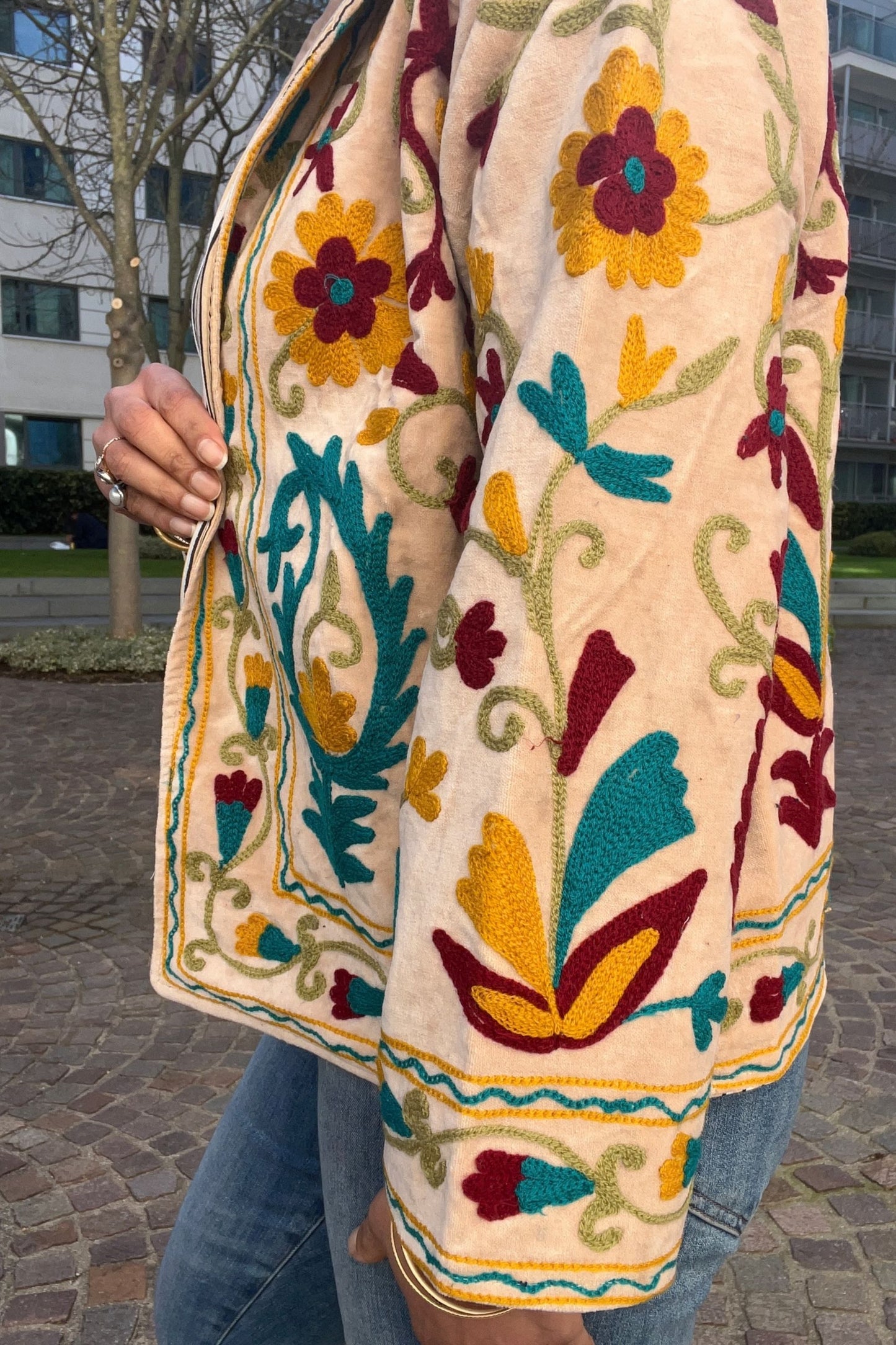 VELVET SUZANI JACKET - CREAM FLORAL