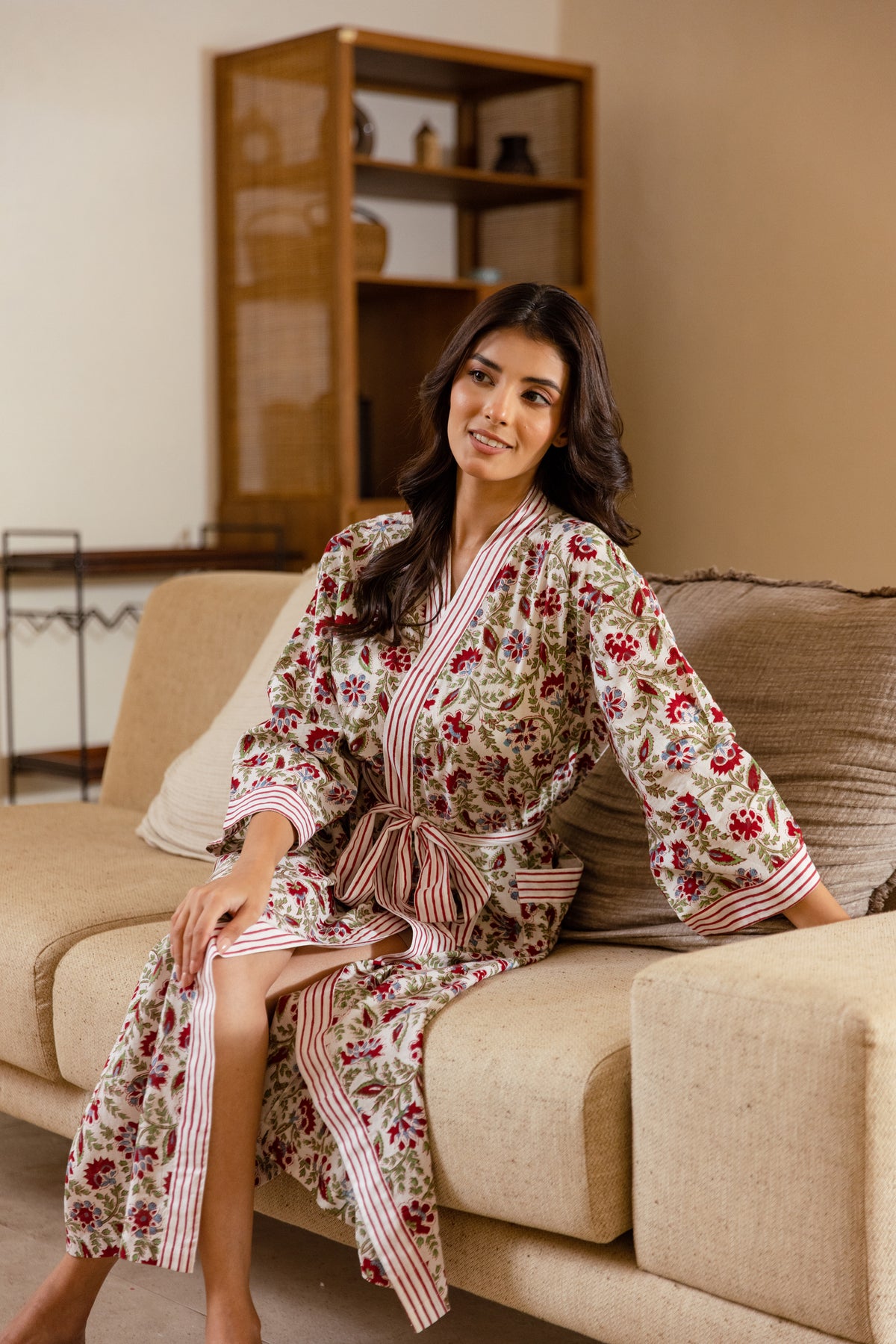 LIGHT COTTON ROBE - CRIMSON BLOOM