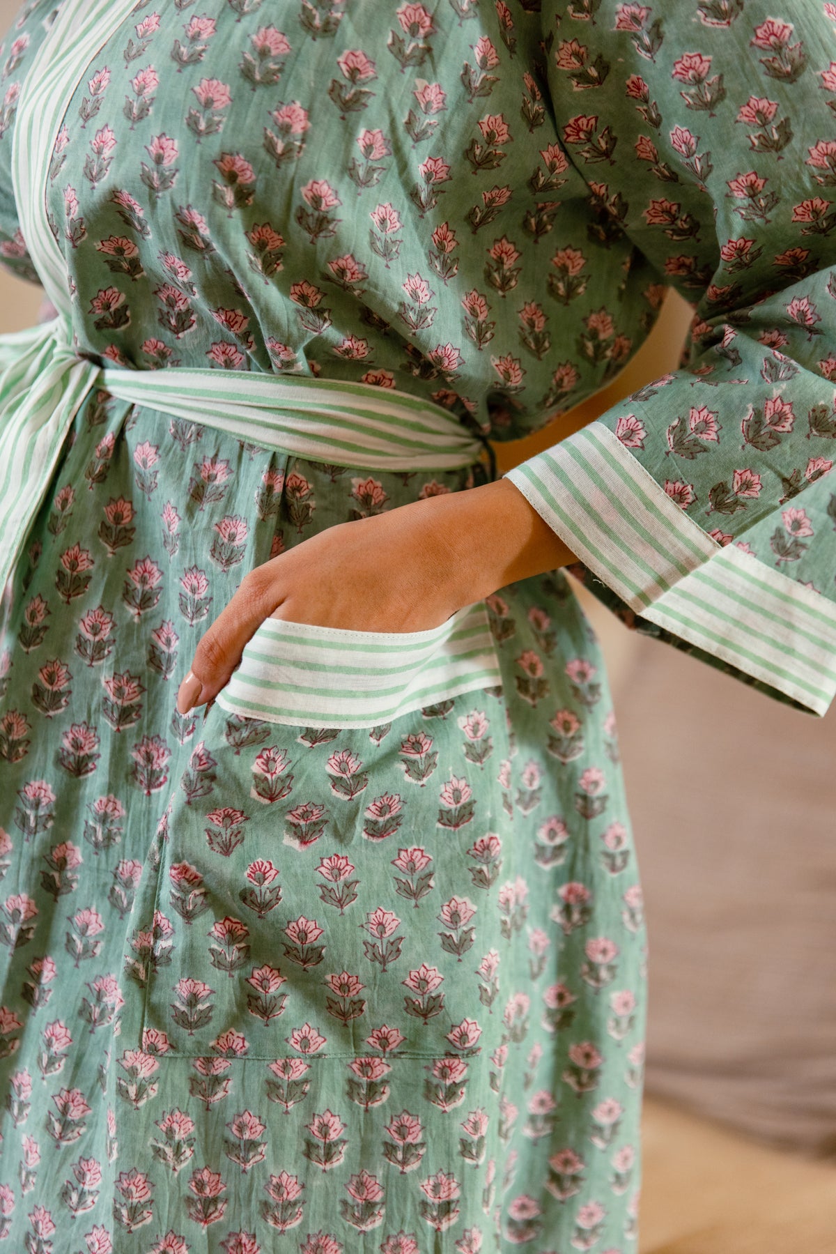 LIGHT COTTON ROBE - PISTACHIO BUD