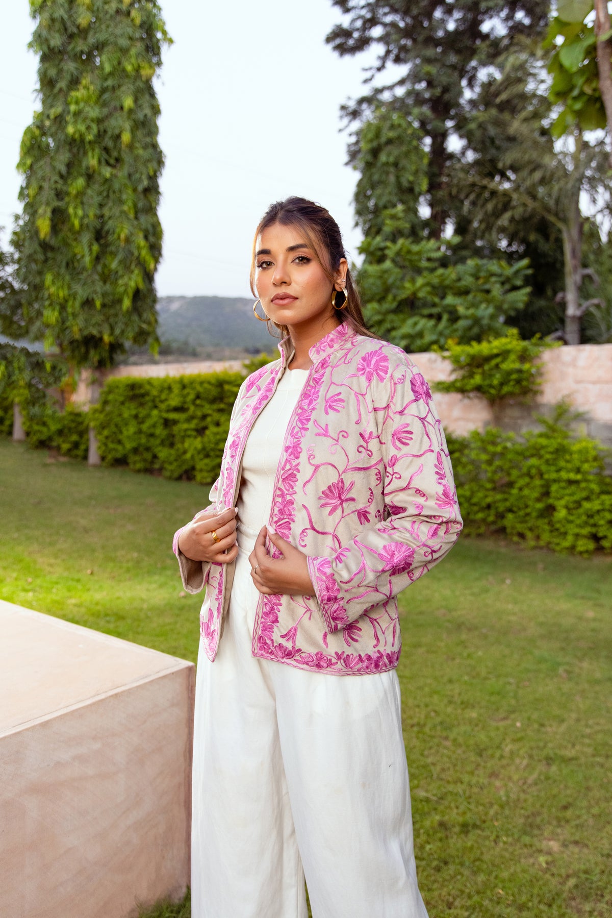 CHAMPAGNE & FUCHSIA KASHMIRI EMBROIDERED VELVET JACKET
