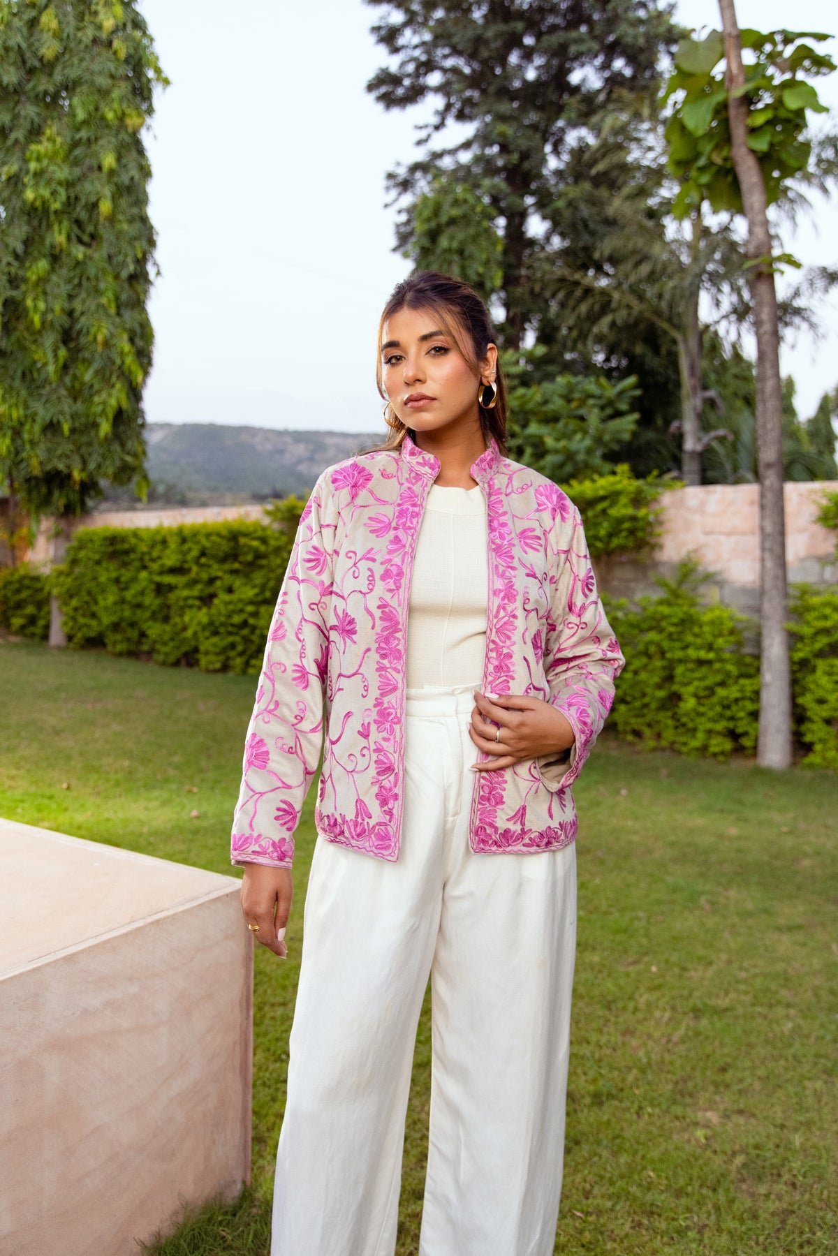 CHAMPAGNE & FUCHSIA KASHMIRI EMBROIDERED VELVET JACKET