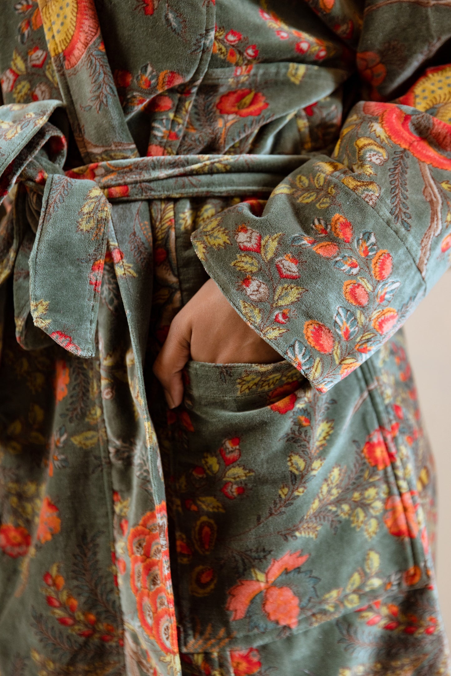 WOMEN'S VELVET KIMONO ROBE - SAGE GREEN