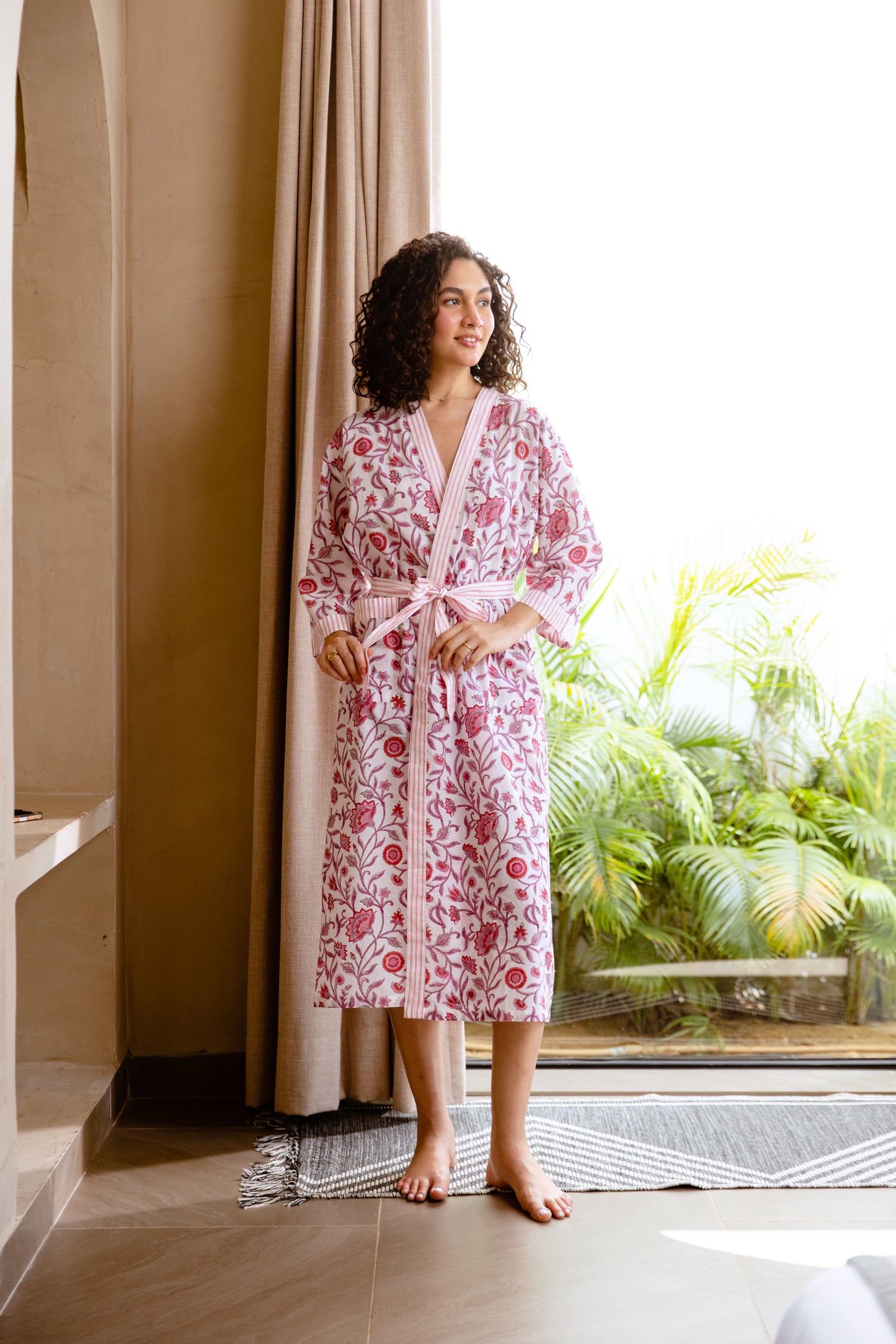 LIGHT COTTON ROBE - PINK FLORAL VINE