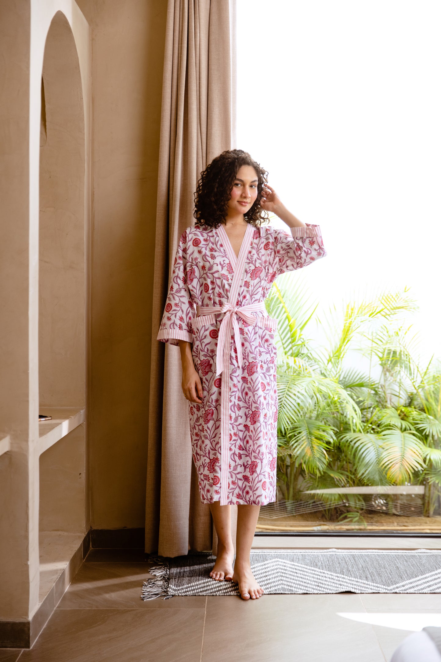 LIGHT COTTON ROBE - PINK FLORAL VINE