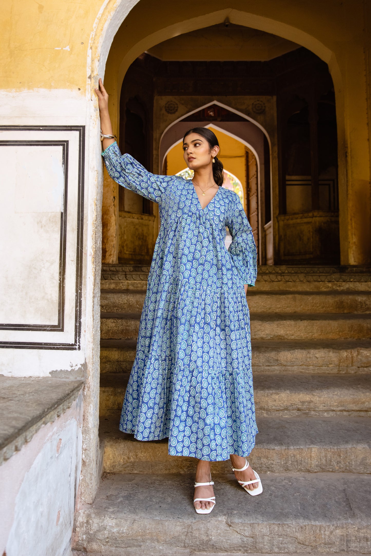 ZOYA DRESS IN BLUE PAISLEY