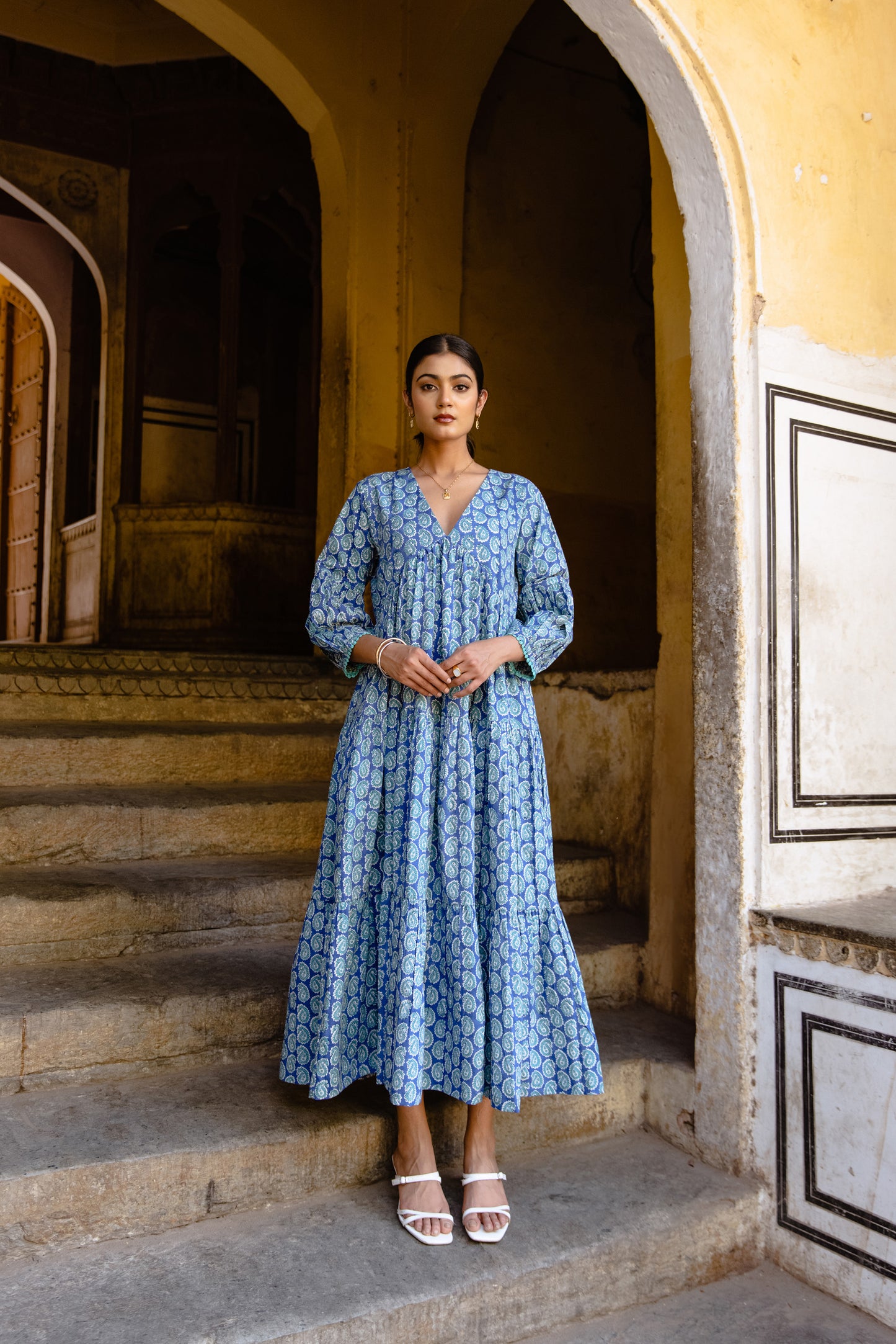 ZOYA DRESS IN BLUE PAISLEY