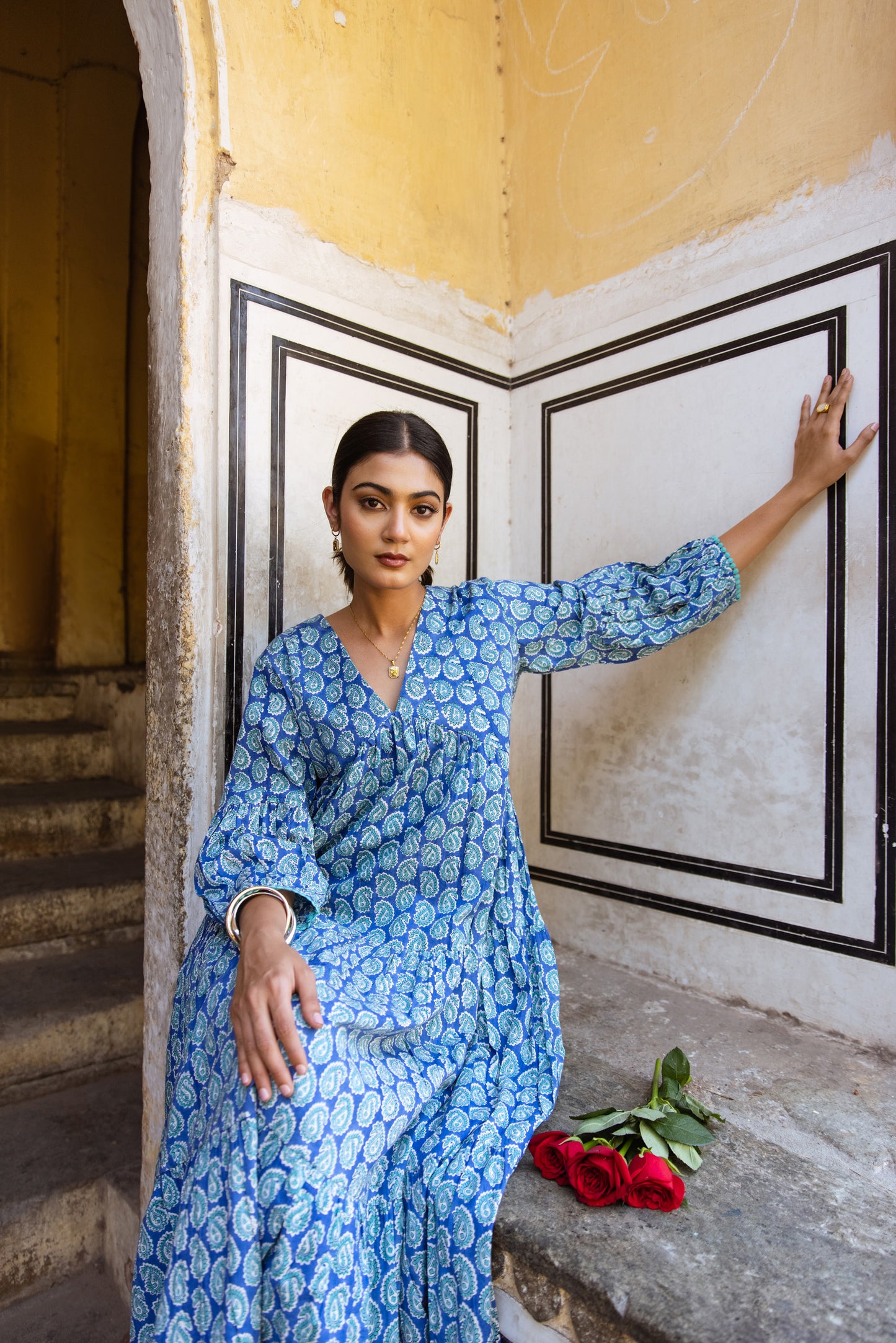 ZOYA DRESS IN BLUE PAISLEY