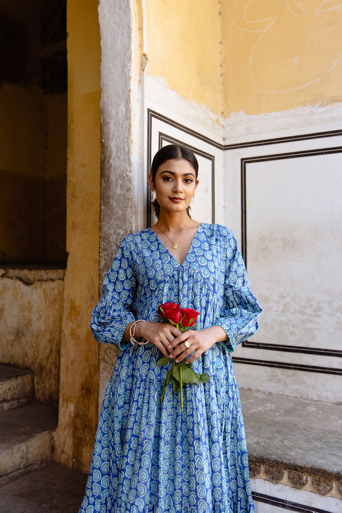 ZOYA DRESS IN BLUE PAISLEY