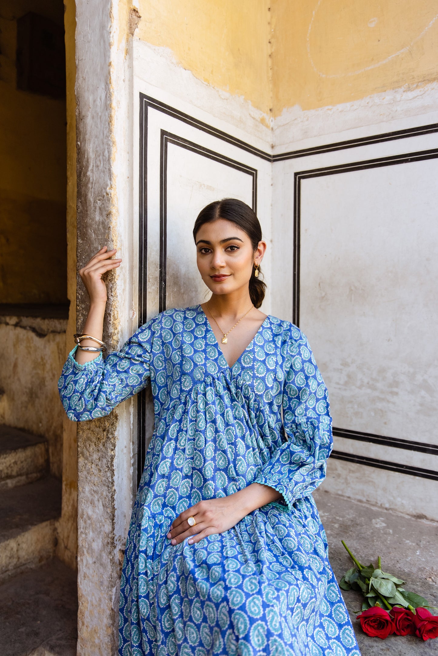 ZOYA DRESS IN BLUE PAISLEY