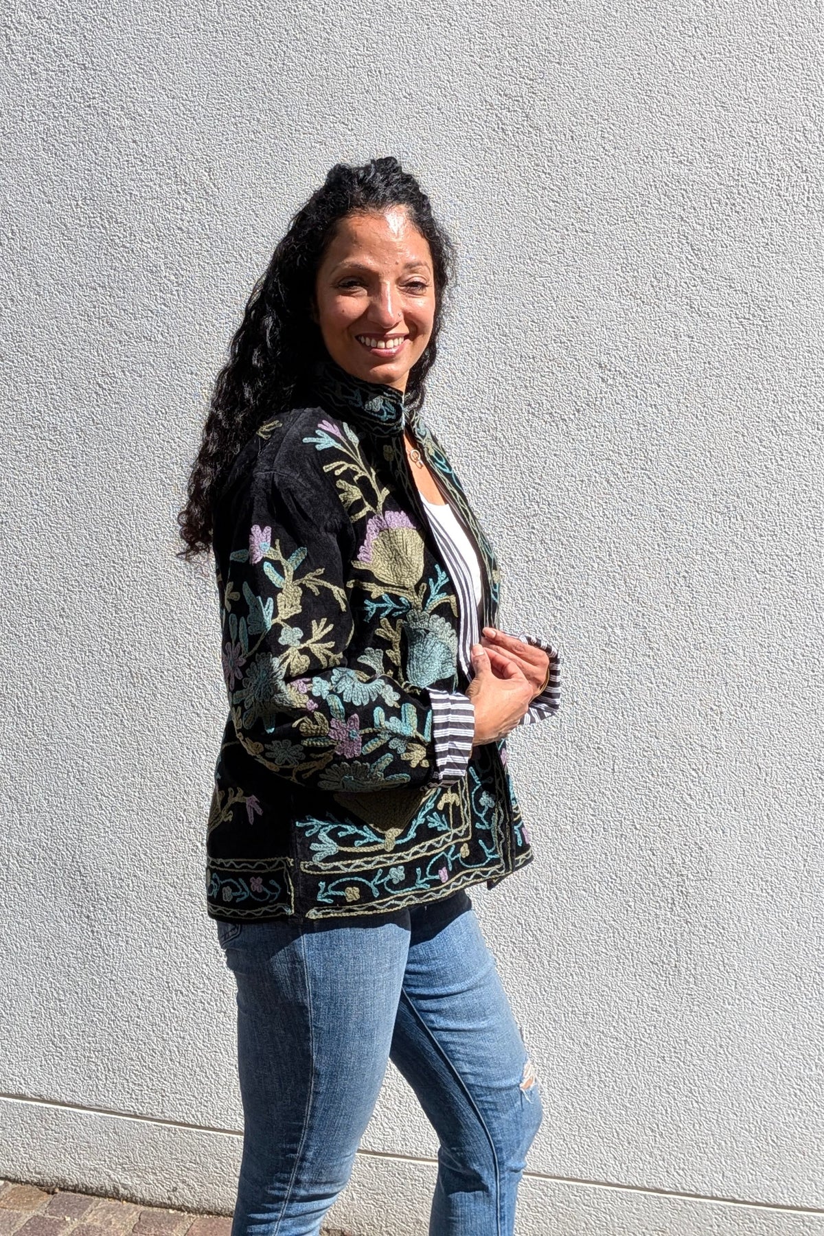 VELVET SUZANI JACKET - BLACK FLORAL