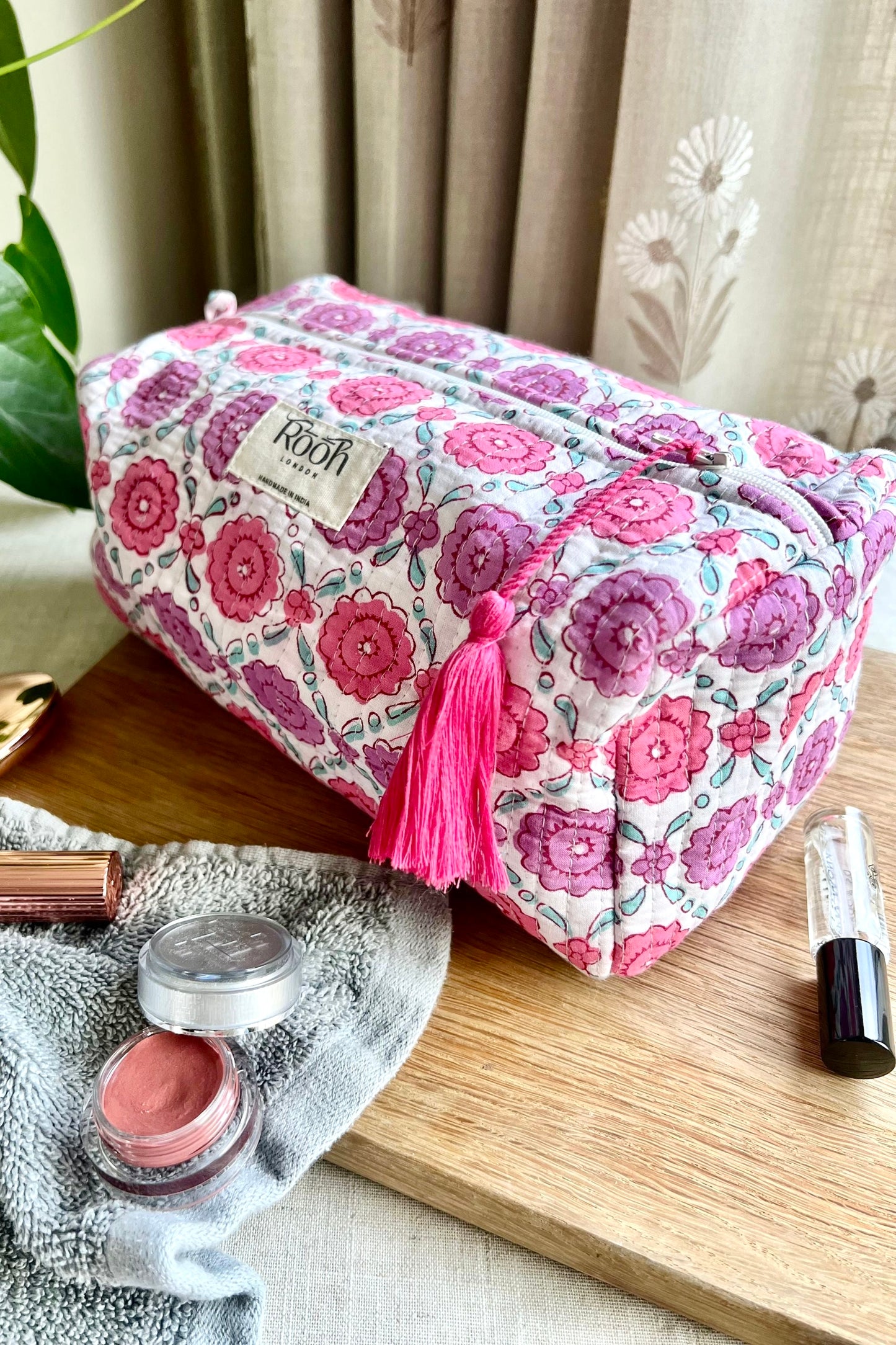 QUILTED COTTON WASH BAG  - PEONY BLOSSOM