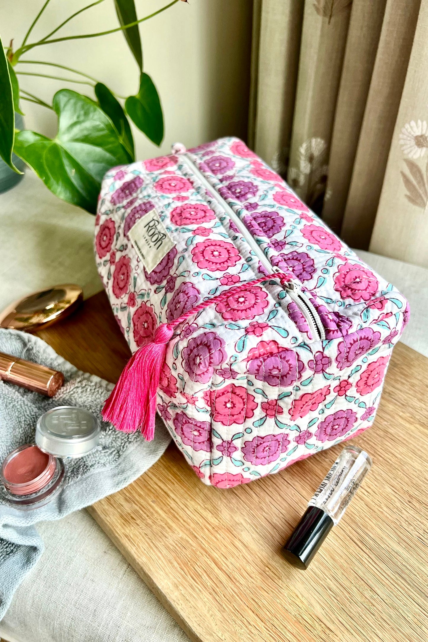 QUILTED COTTON WASH BAG  - PEONY BLOSSOM