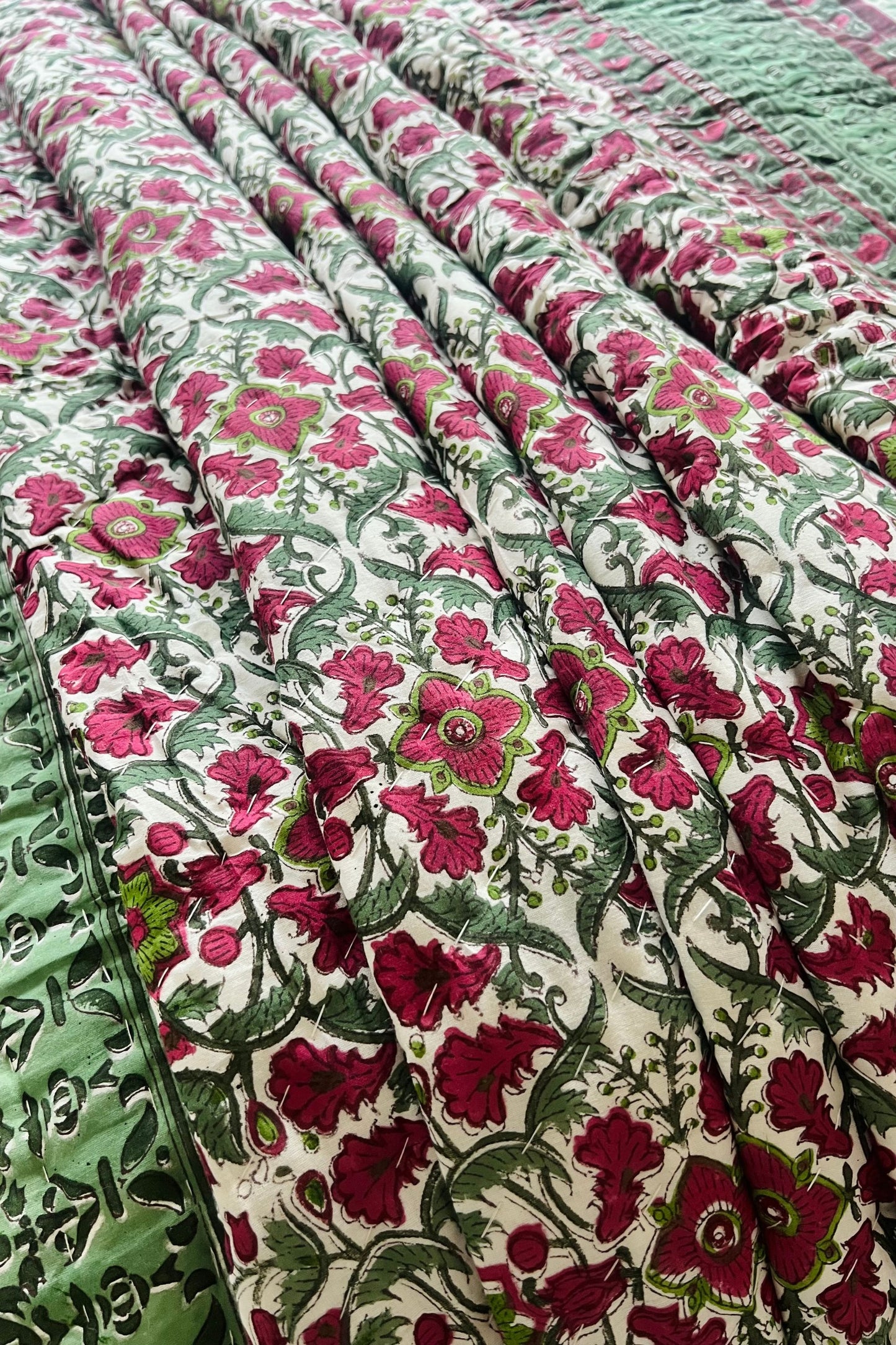 CRIMSON FLORAL VINE BLOCK PRINT COTTON QUILT