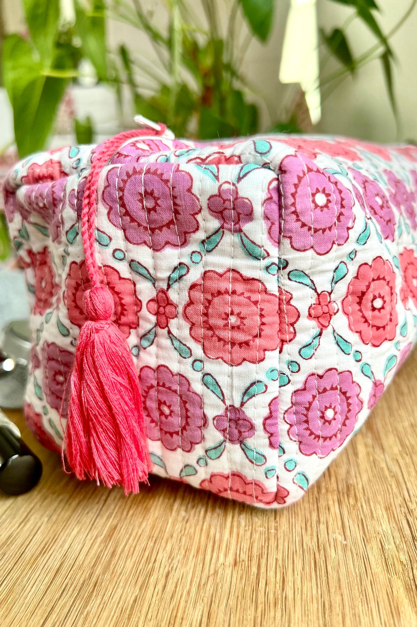 QUILTED COTTON WASH BAG  - PEONY BLOSSOM