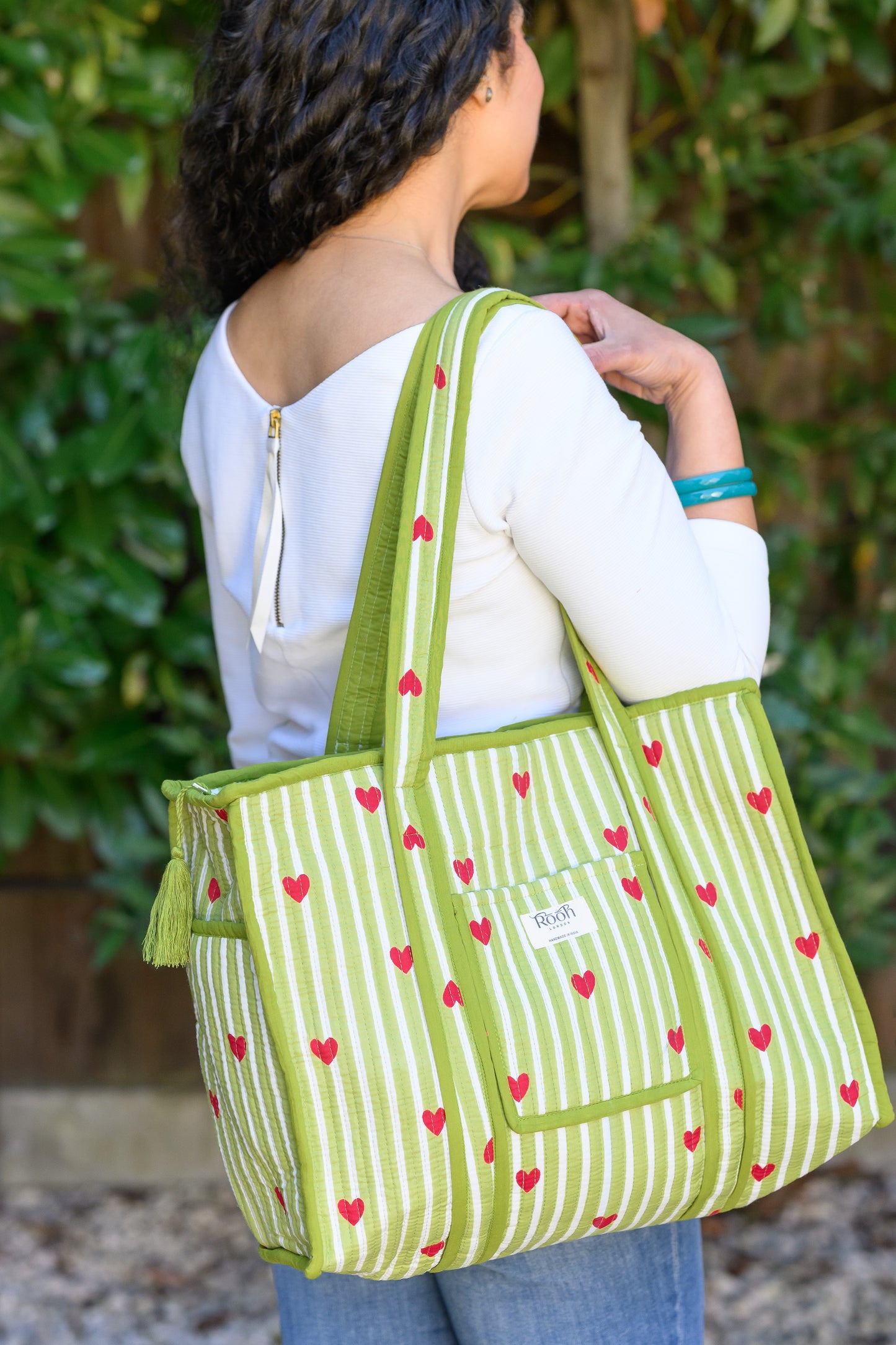 MEDIUM QUILTED TOTE BAG - CANDY HEART STRIPE