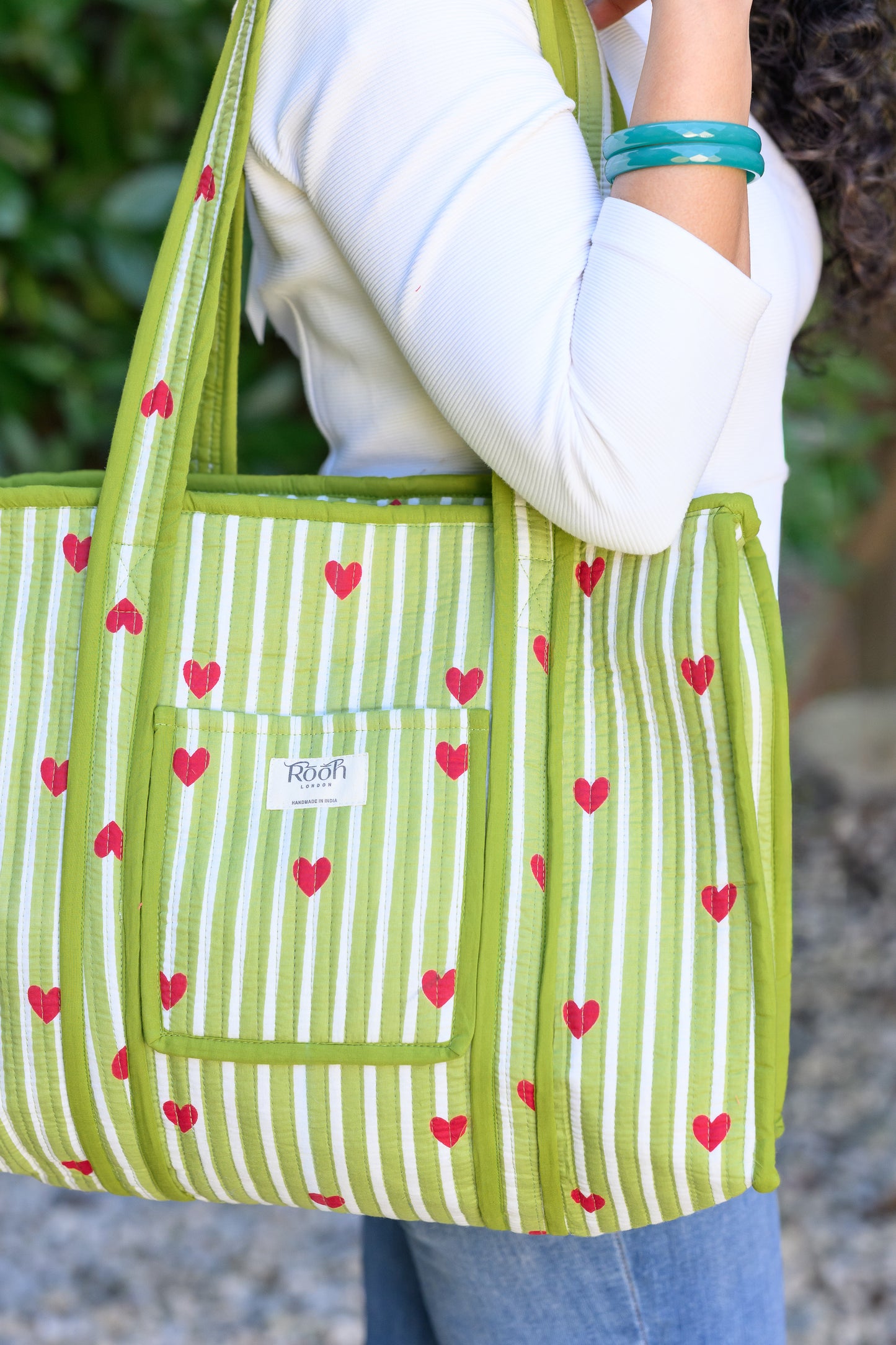 MEDIUM QUILTED TOTE BAG - CANDY HEART STRIPE
