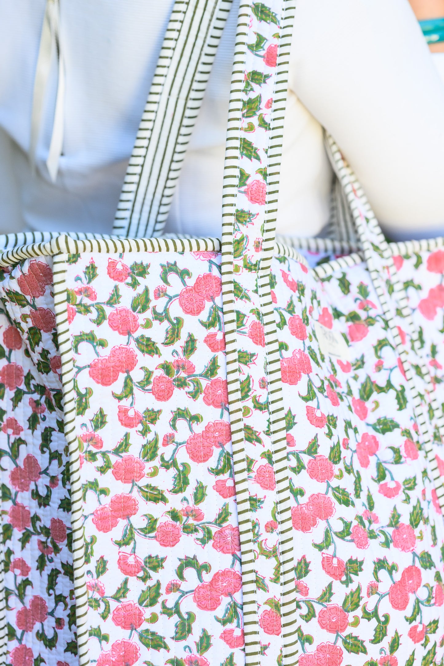 QUILTED TOTE BAG - PINK FLORAL VINE