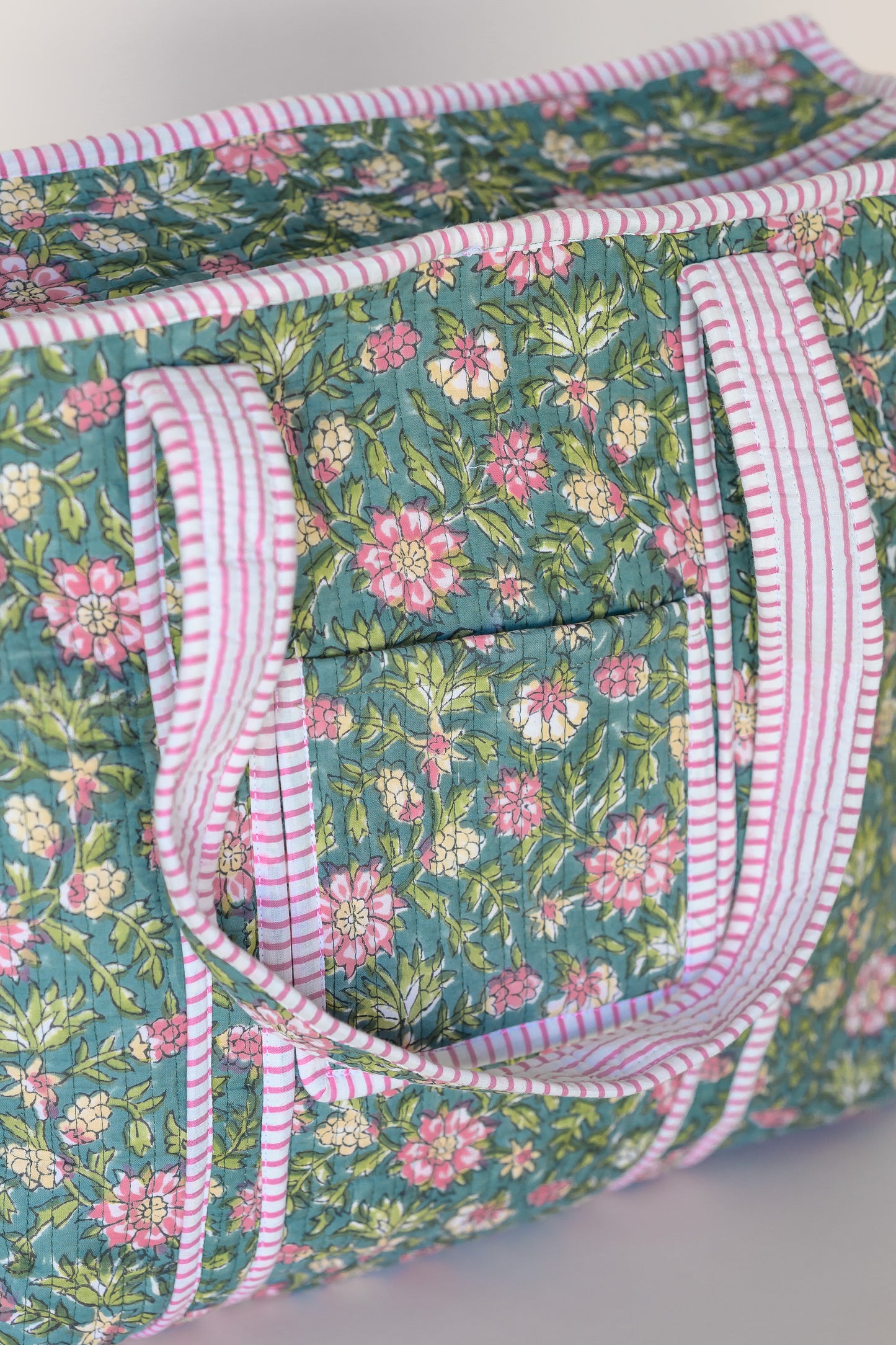 QUILTED TOTE BAG - SAGE GREEN FLORAL