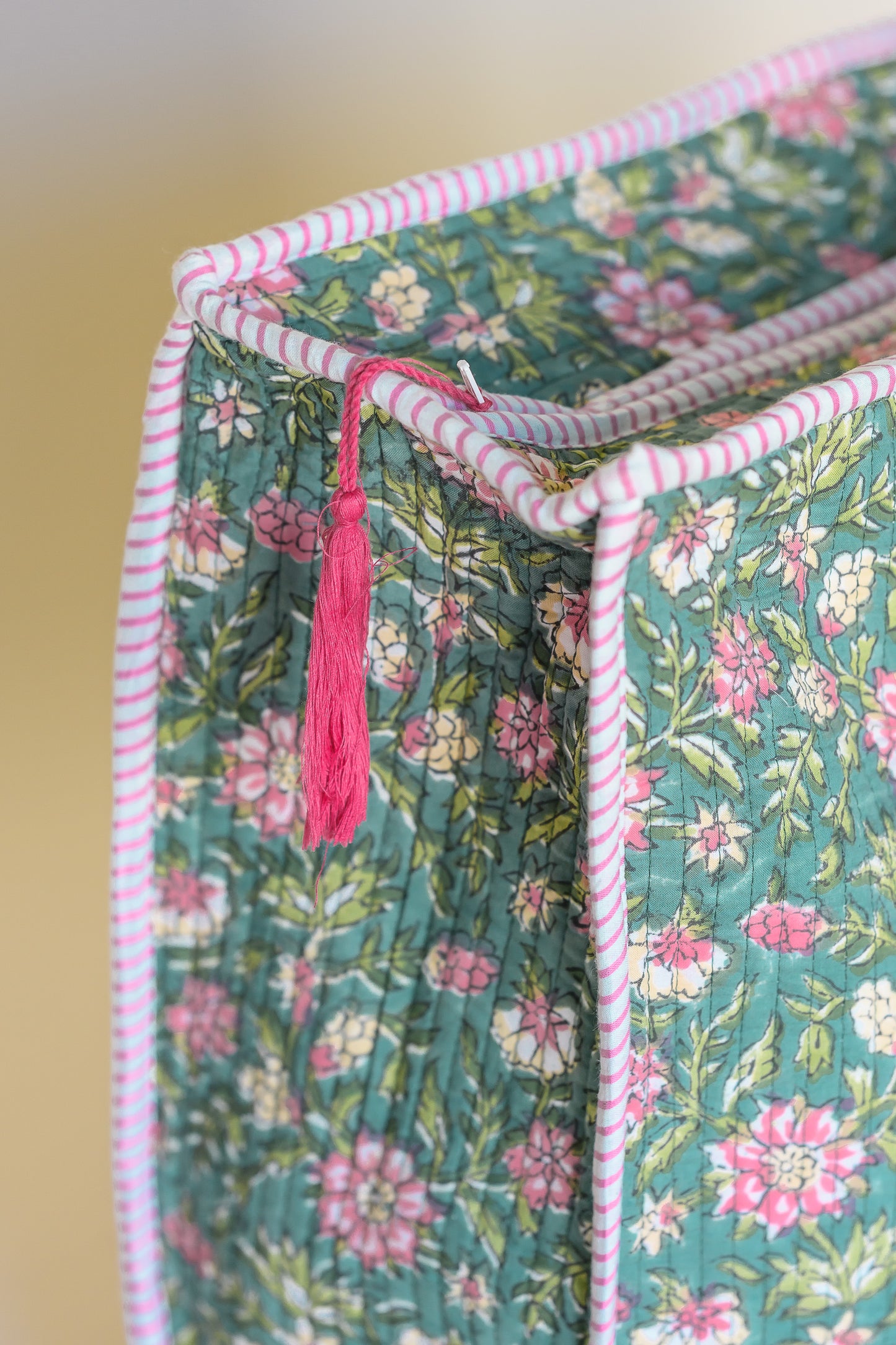 QUILTED TOTE BAG - SAGE GREEN FLORAL