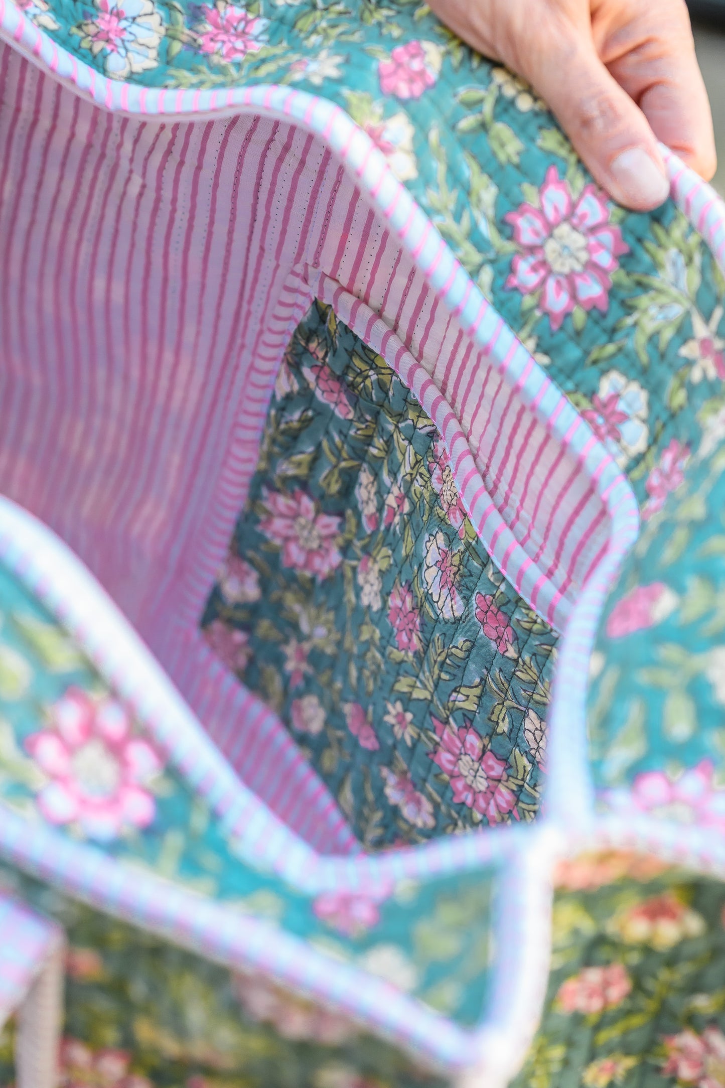 QUILTED TOTE BAG - SAGE GREEN FLORAL