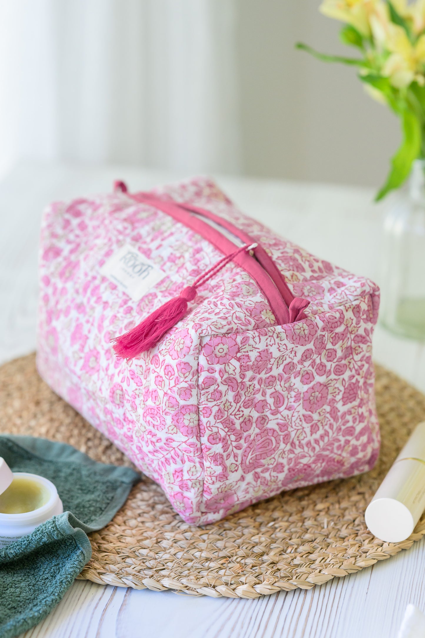 QUILTED COTTON WASH BAG  - PINK DITSY FLORAL