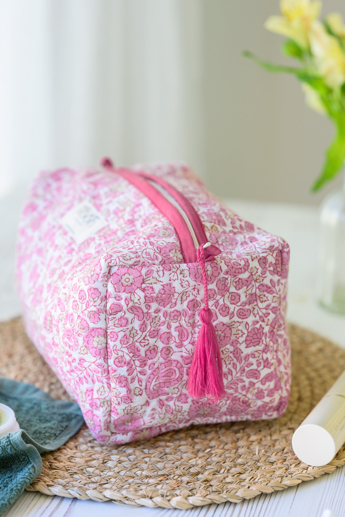 QUILTED COTTON WASH BAG  - PINK DITSY FLORAL