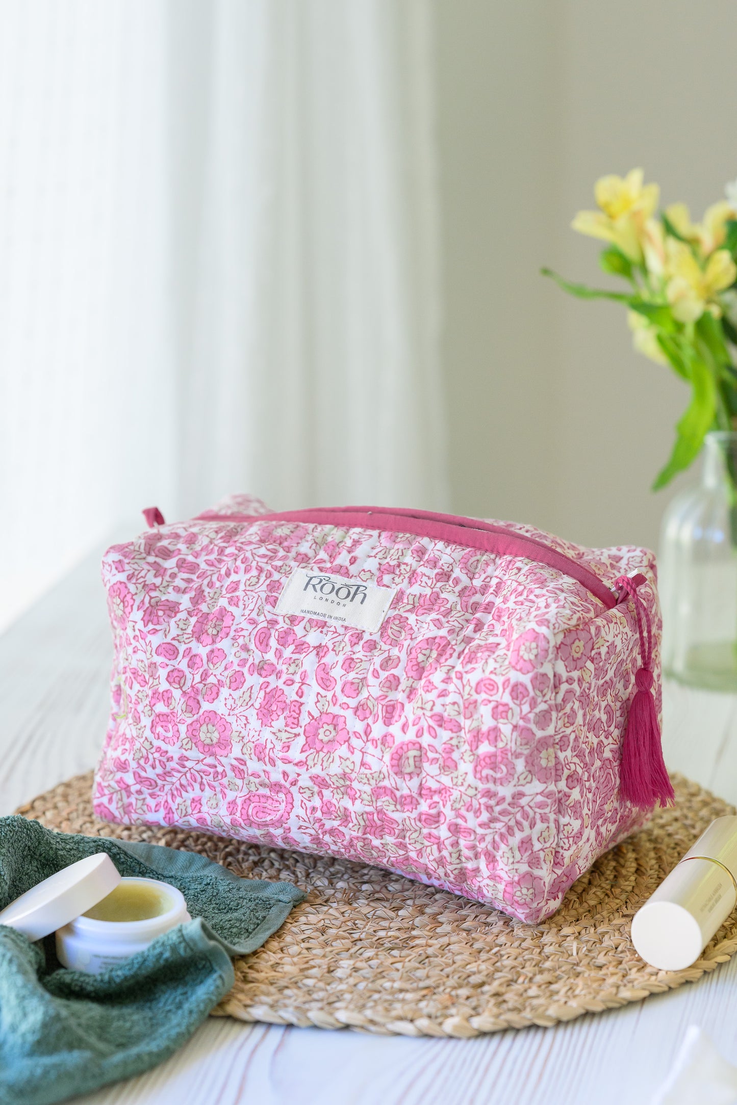 QUILTED COTTON WASH BAG  - PINK DITSY FLORAL