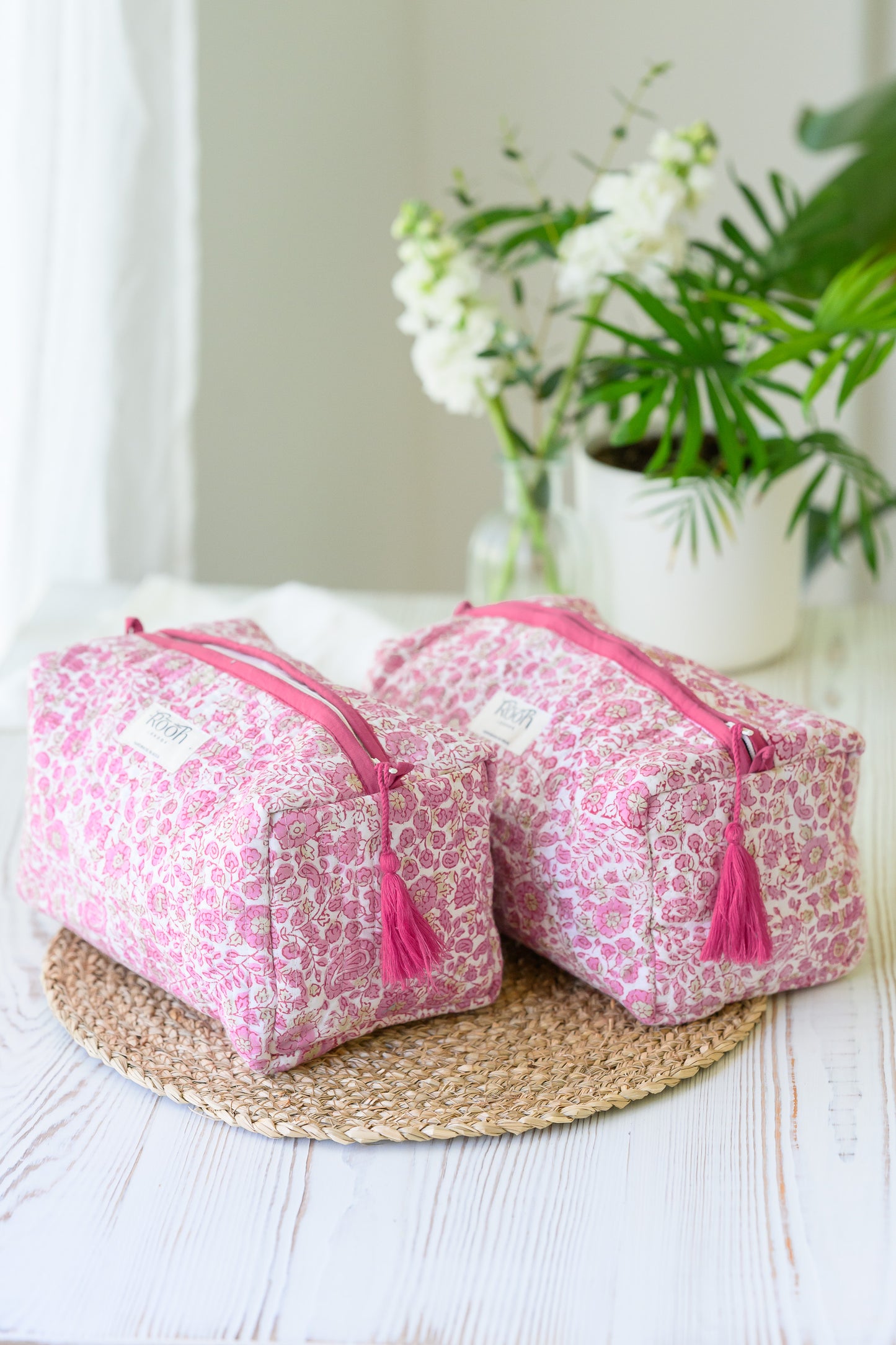 QUILTED COTTON WASH BAG  - PINK DITSY FLORAL