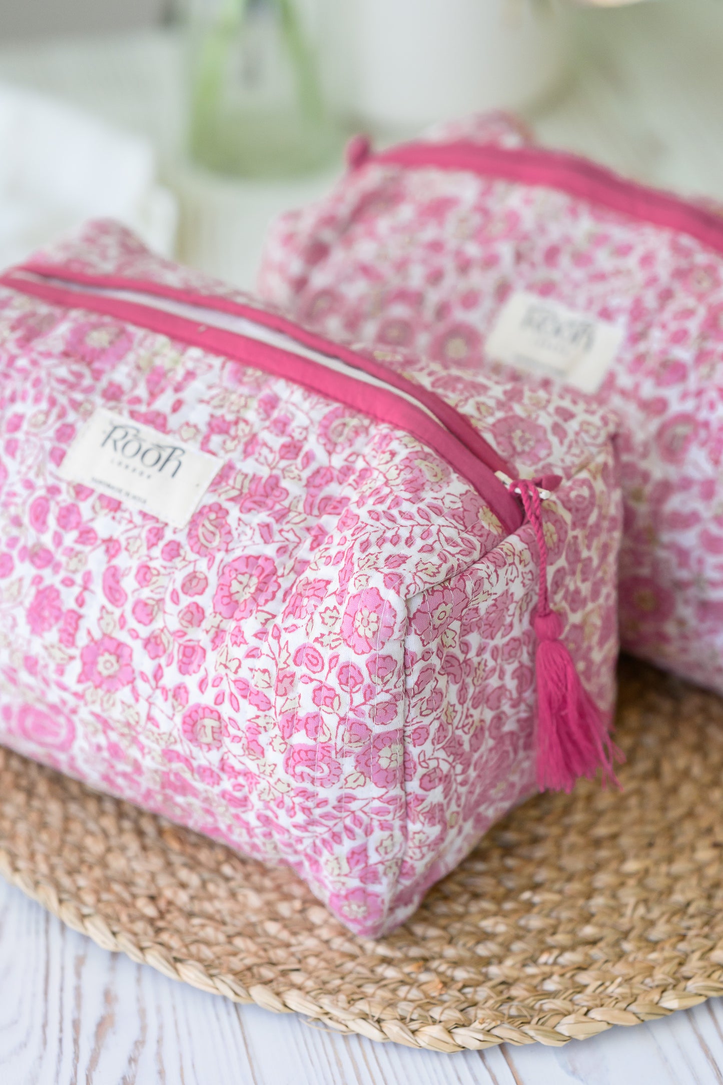QUILTED COTTON WASH BAG  - PINK DITSY FLORAL