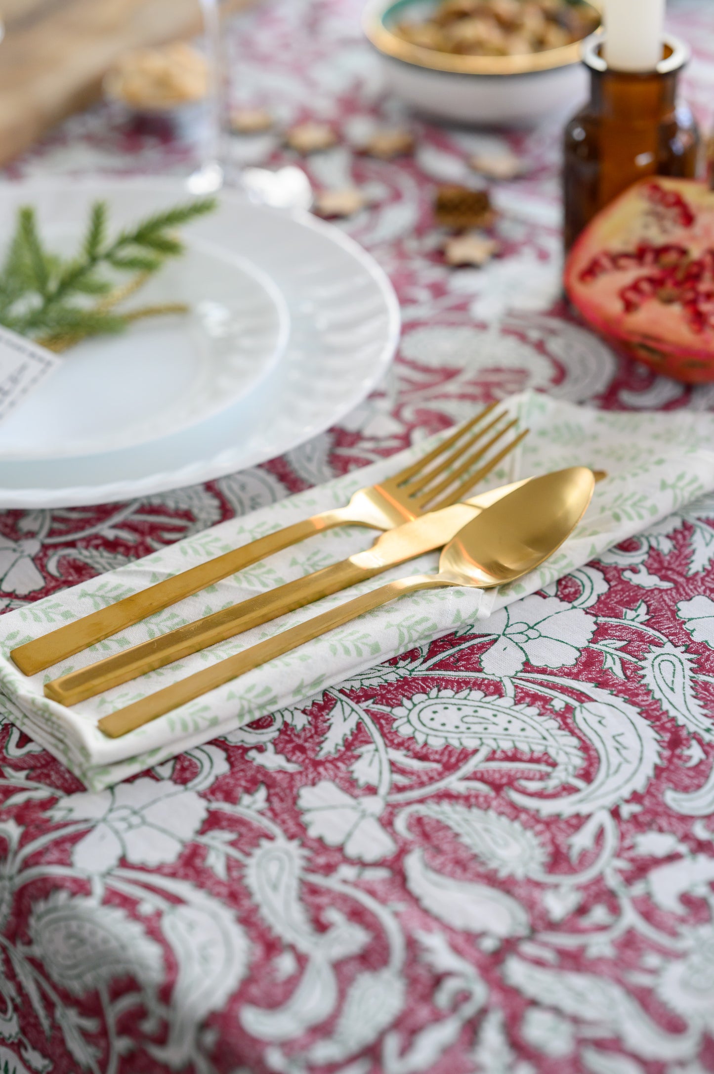 ROSE PAISLEY TABLECLOTH
