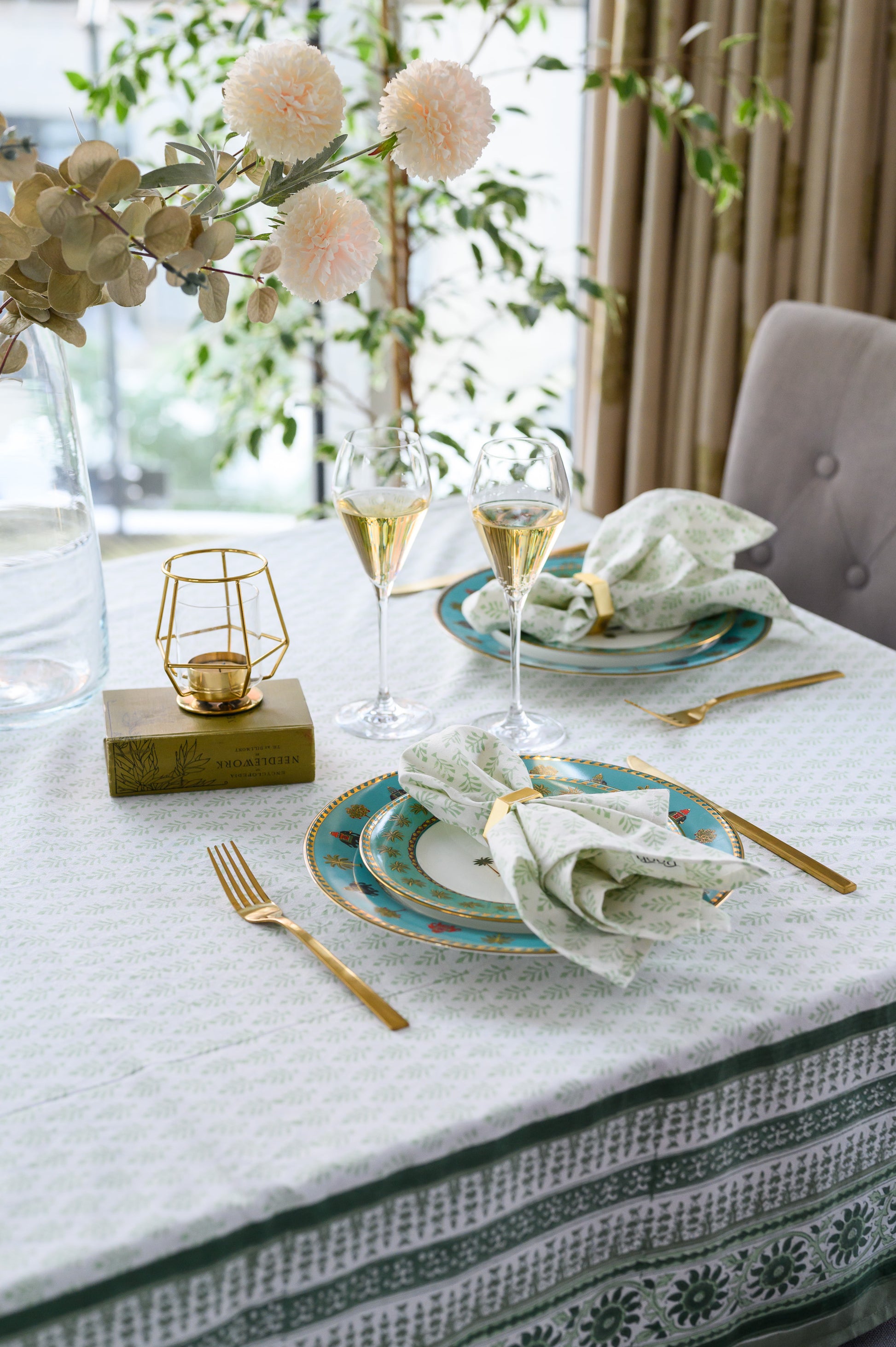 TABLECLOTH