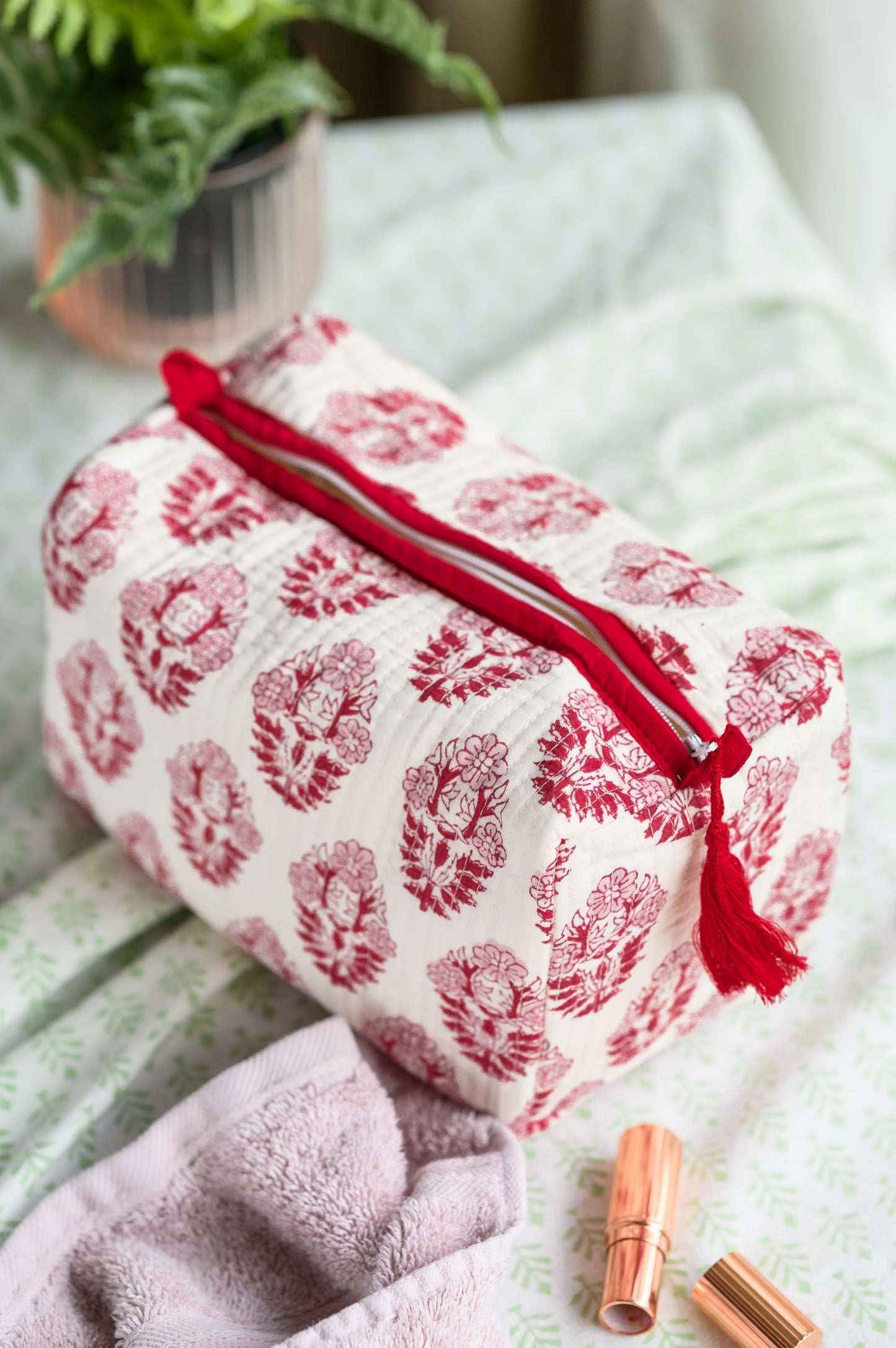 QUILTED COTTON BLOCK PRINT WASH BAG  - RED FLORAL BOOTA