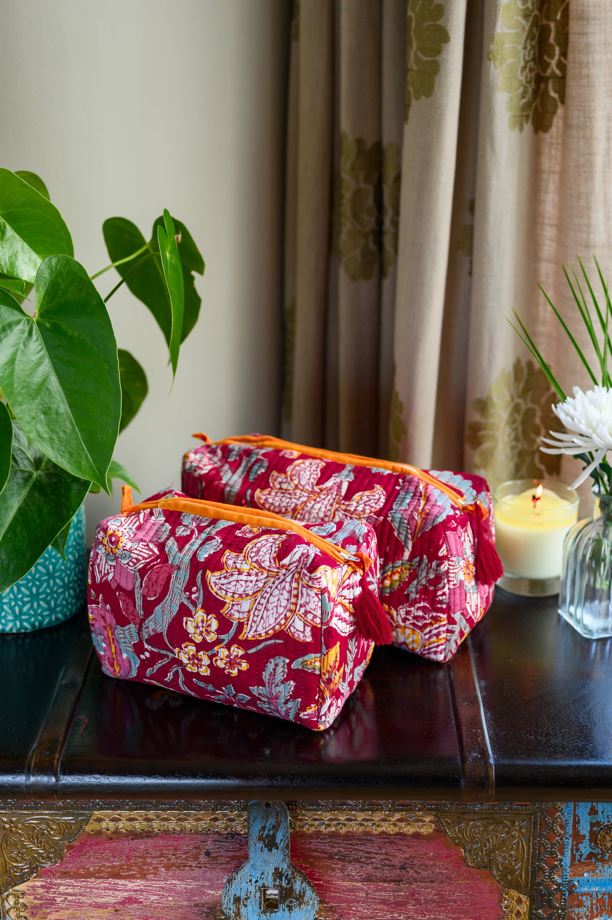 QUILTED COTTON BLOCK PRINT WASH BAG  - GULMOHAR RED