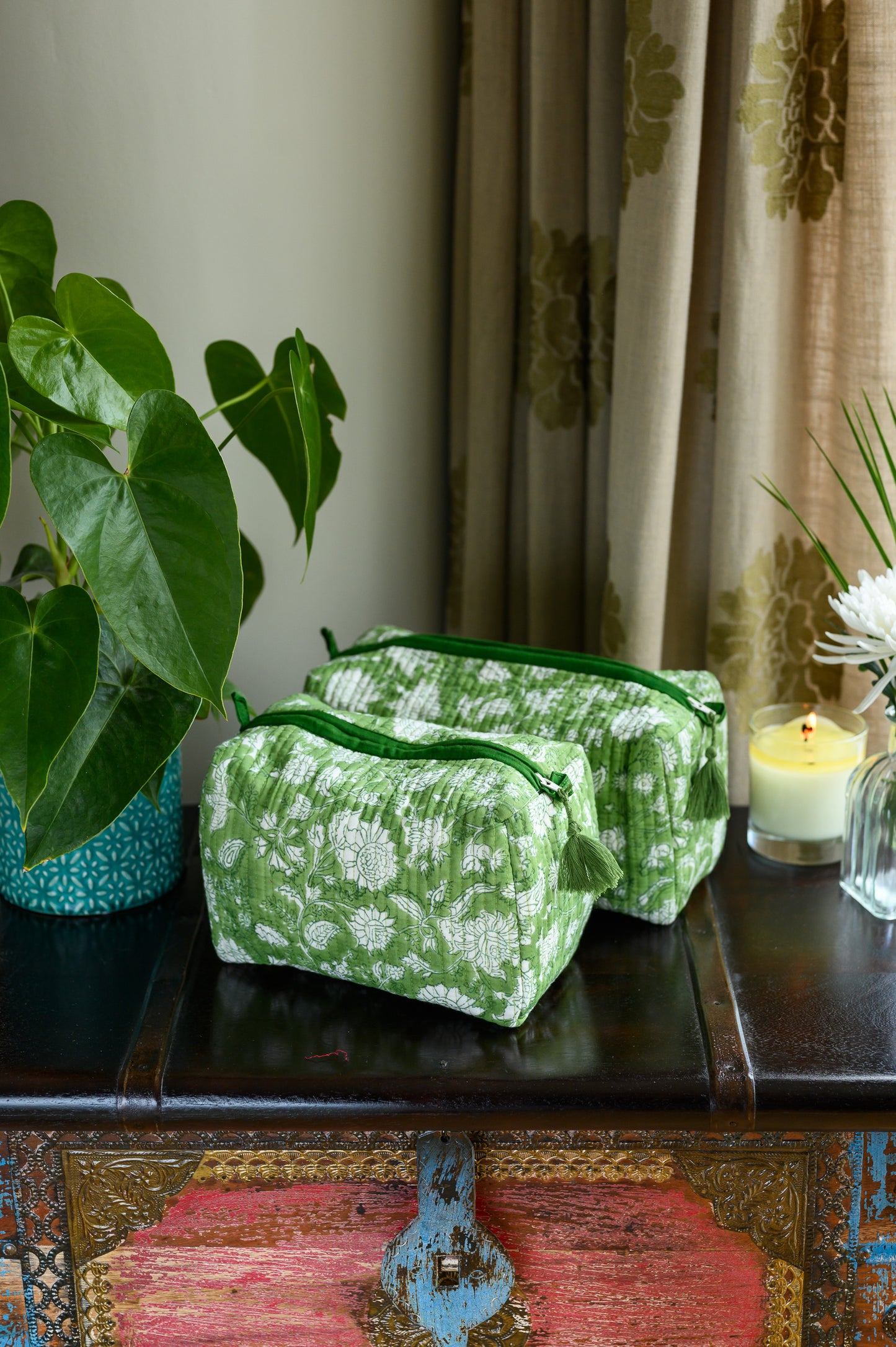 QUILTED COTTON BLOCK PRINT WASH BAG  - FLORAL GREEN